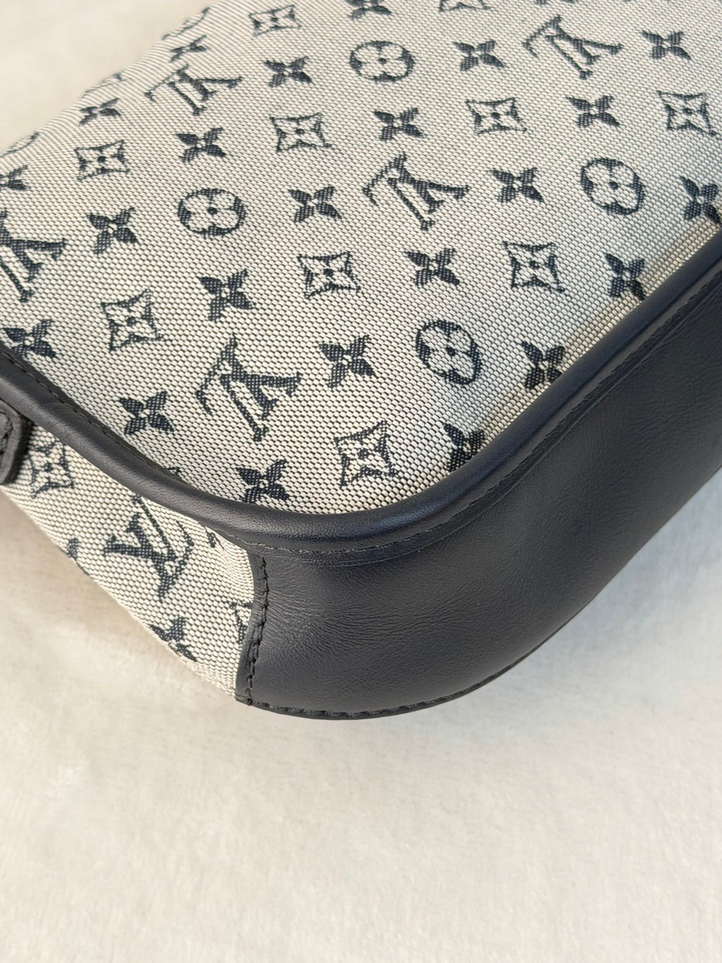 LOUIS VUITTON Denim Monogram Shoulderbag