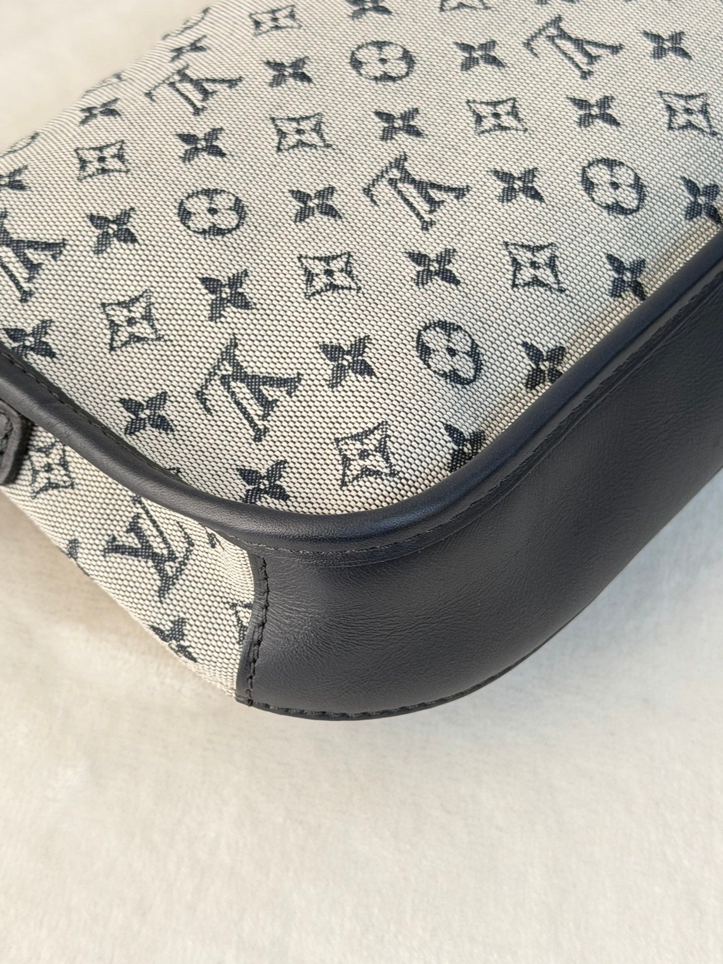 LOUIS VUITTON Denim Monogram Shoulderbag