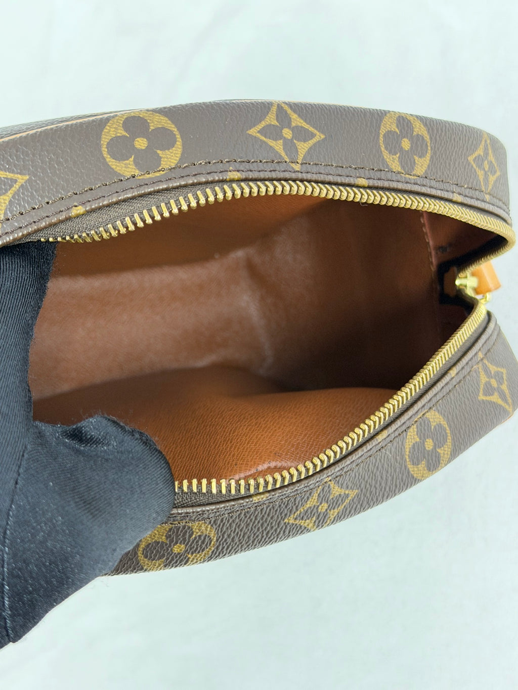 LOUIS VUITTON Monogram Alma BB Shoulderbag