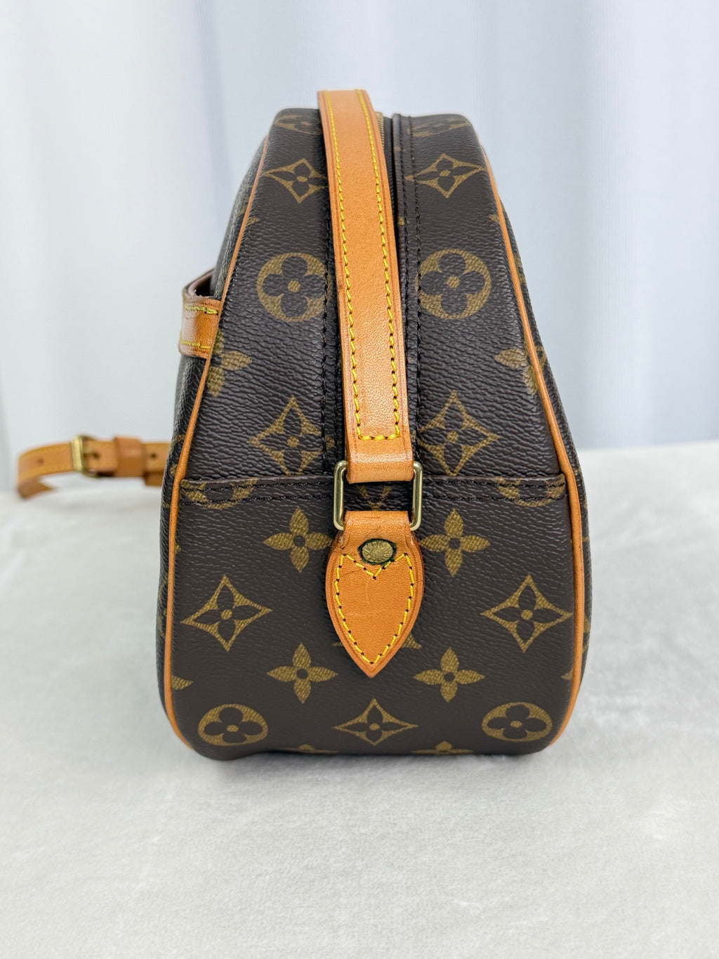 LOUIS VUITTON Monogram Alma BB Shoulderbag