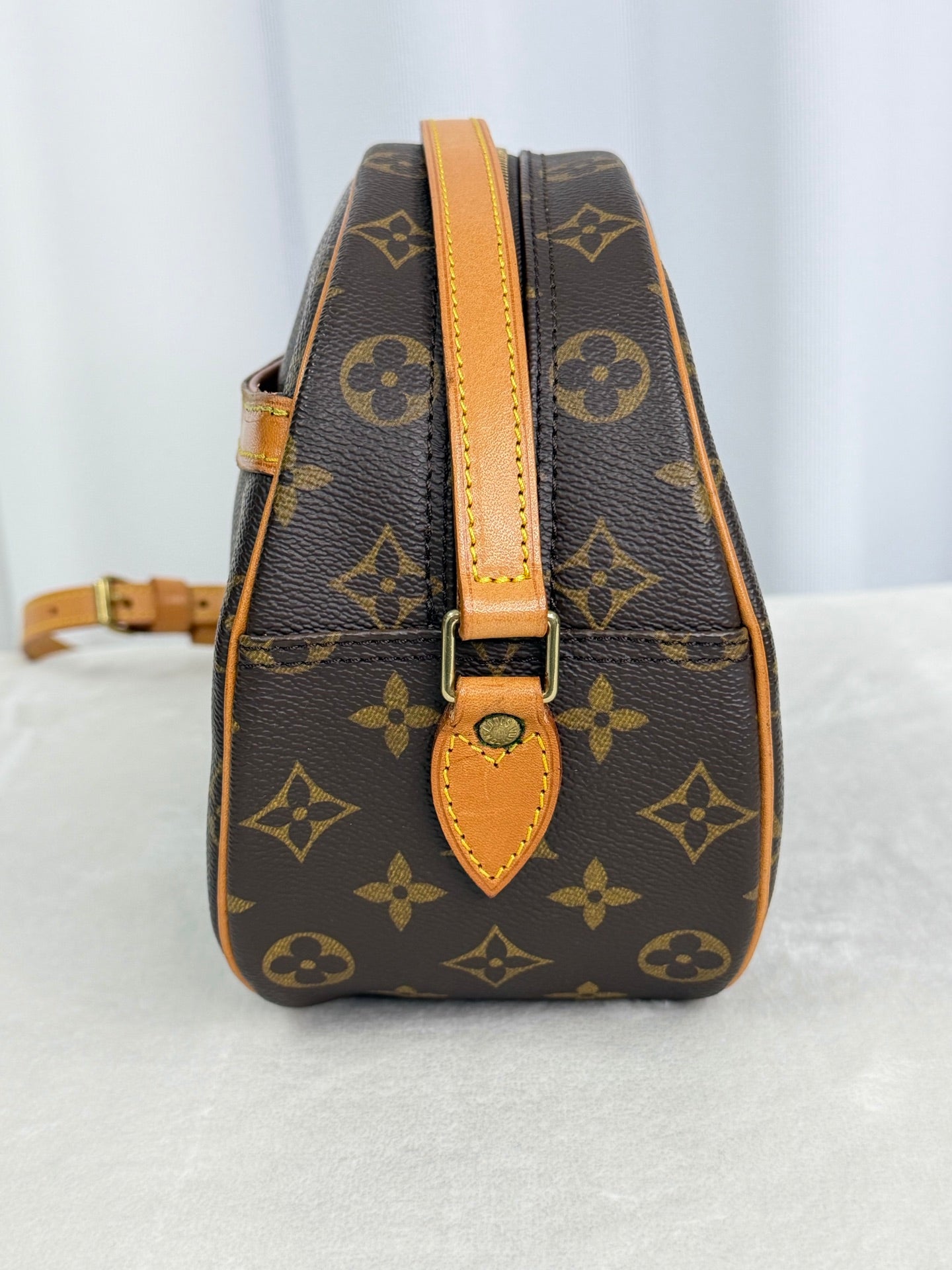 LOUIS VUITTON Monogram Alma BB Shoulderbag
