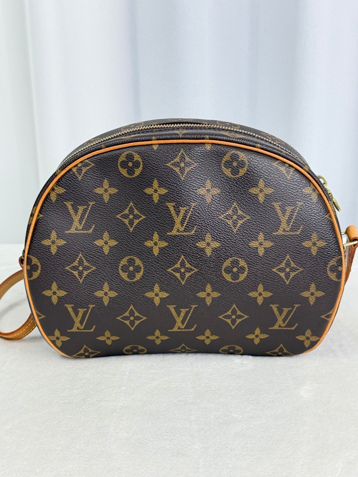 LOUIS VUITTON Monogram Alma BB Shoulderbag