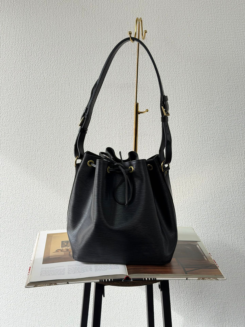 LOUIS VUITTON Epi Noé Bucket Shoulderbag