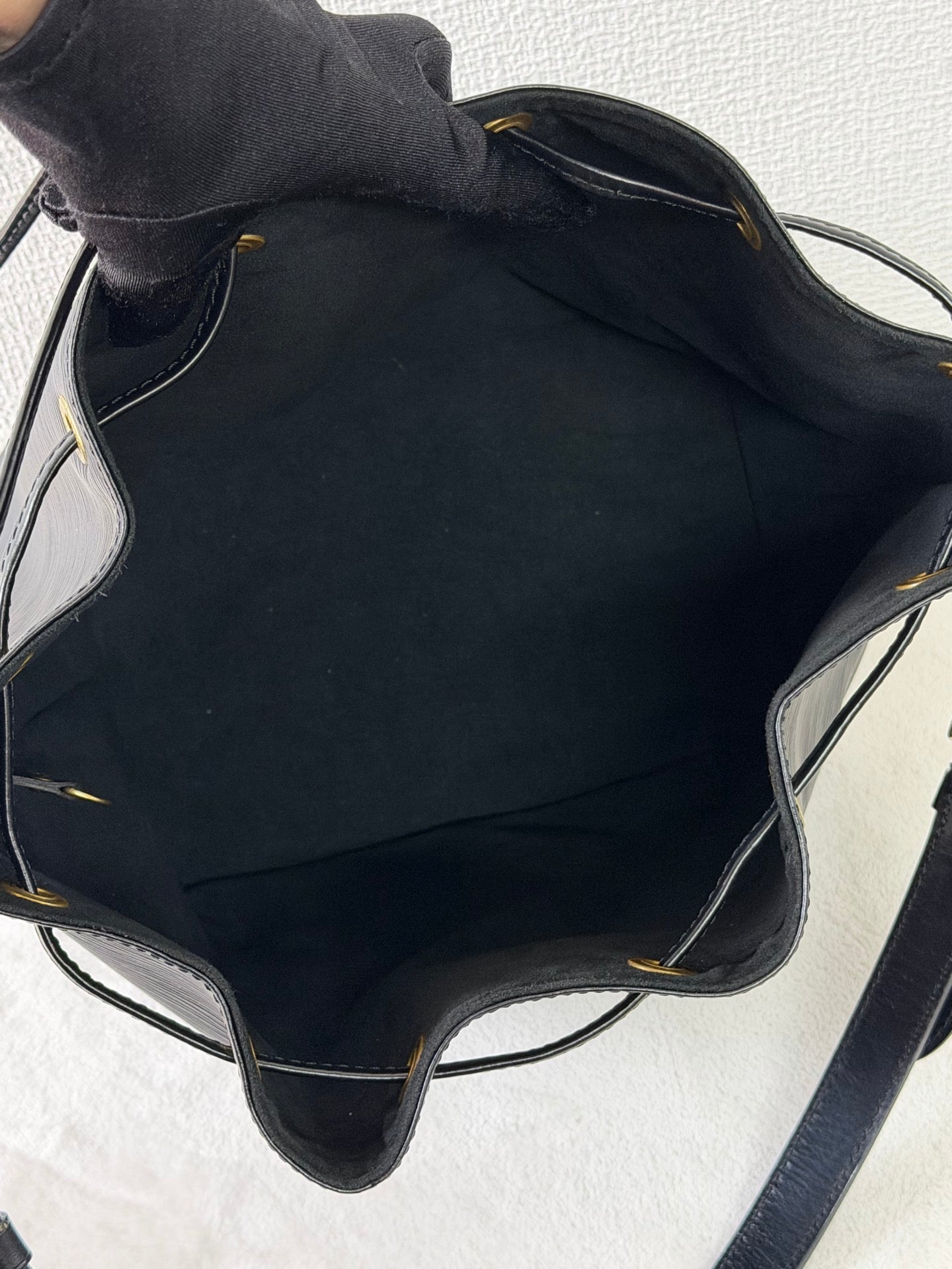 LOUIS VUITTON Epi Noé Bucket Shoulderbag