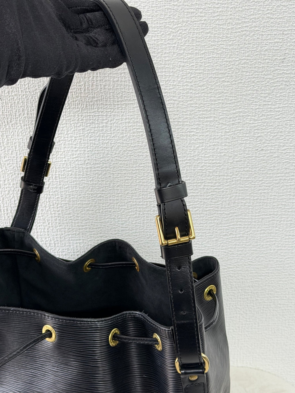 LOUIS VUITTON Epi Noé Bucket Shoulderbag