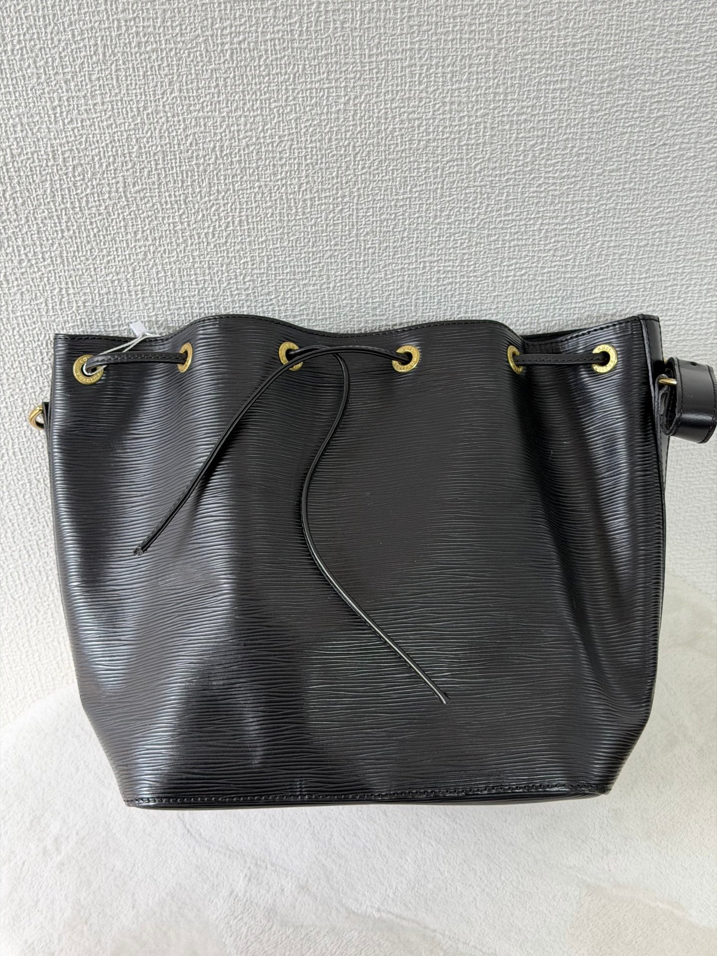 LOUIS VUITTON Epi Noé Bucket Shoulderbag