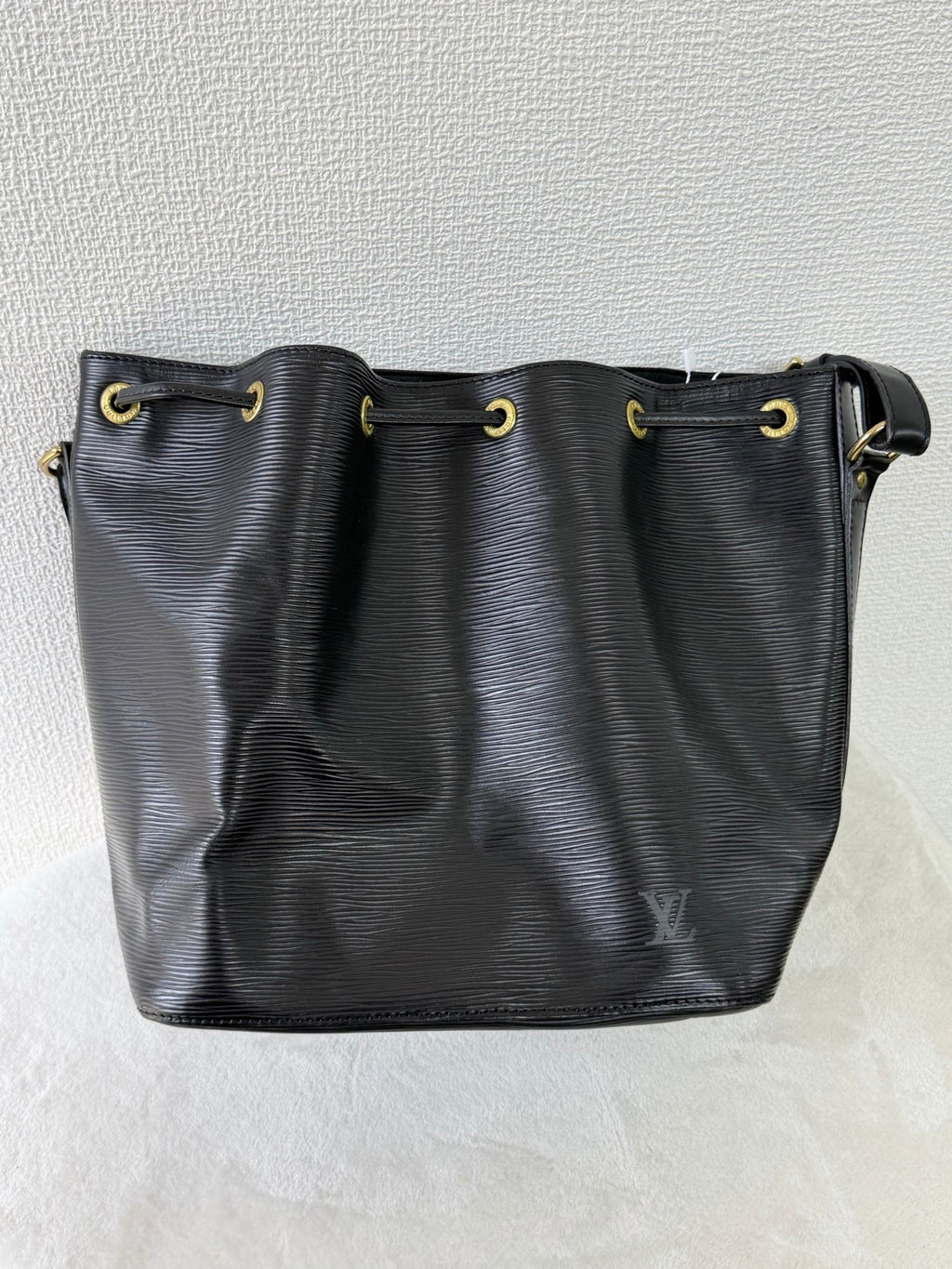 LOUIS VUITTON Epi Noé Bucket Shoulderbag