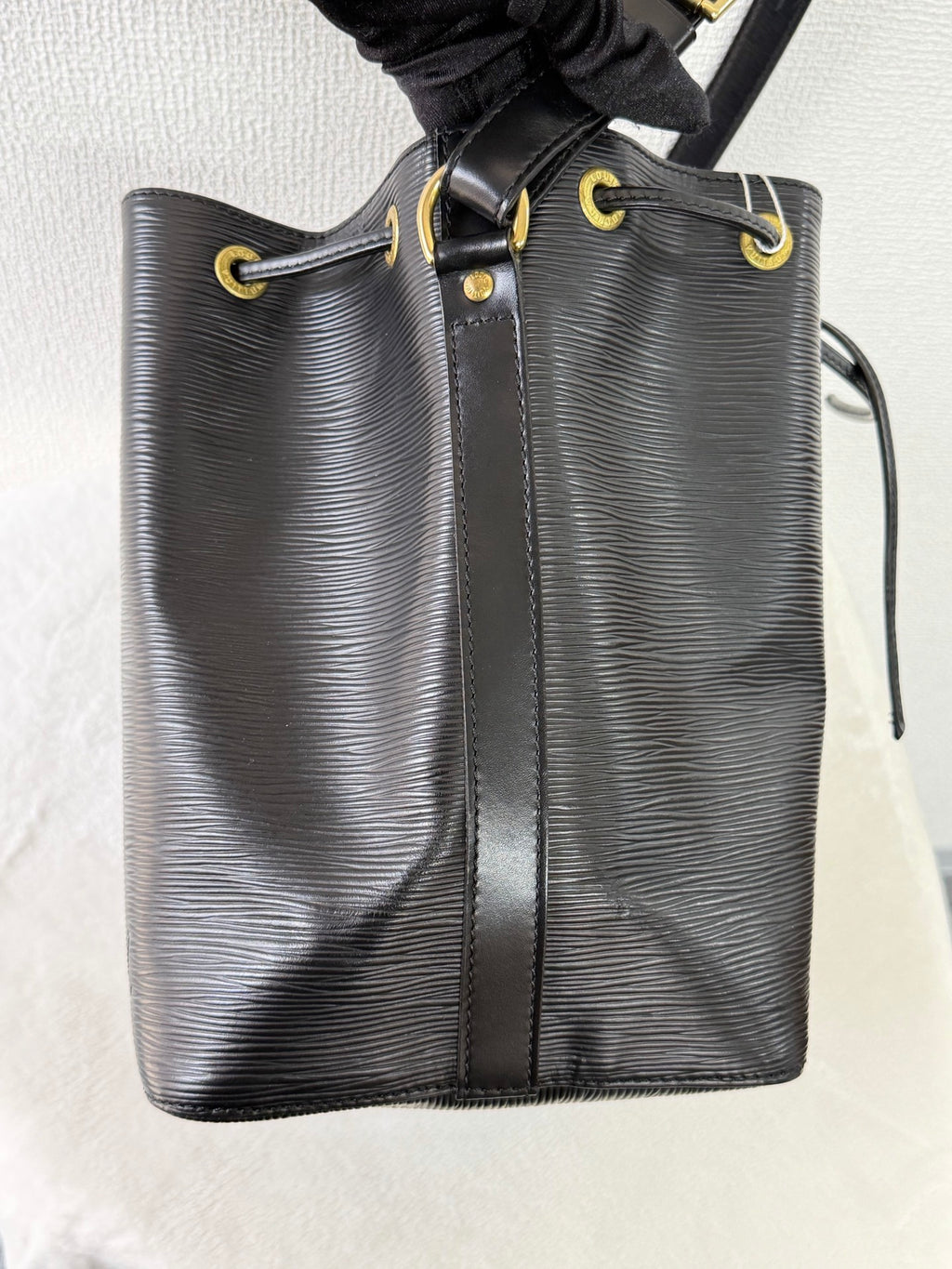 LOUIS VUITTON Epi Noé Bucket Shoulderbag