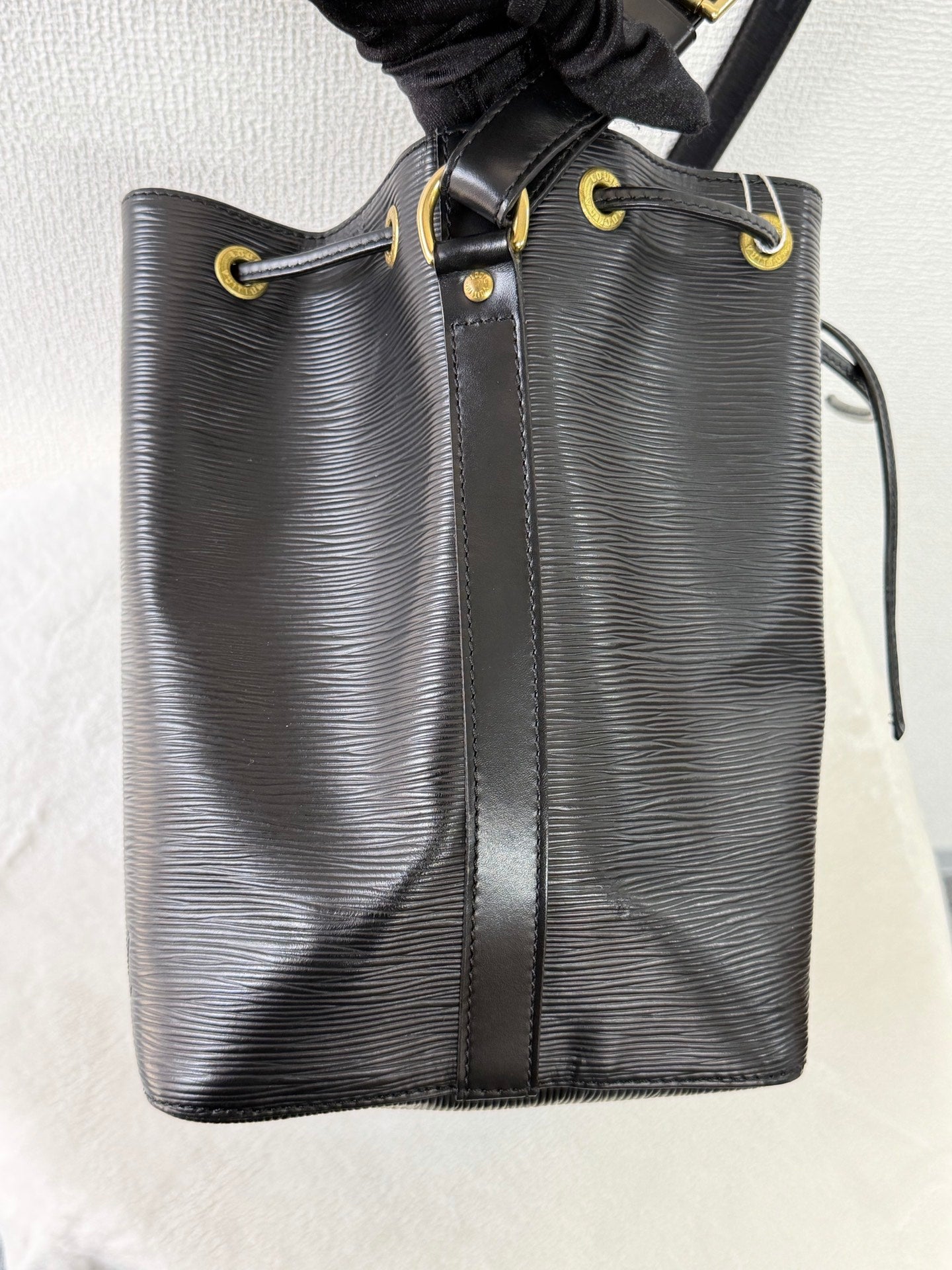 LOUIS VUITTON Epi Noé Bucket Shoulderbag