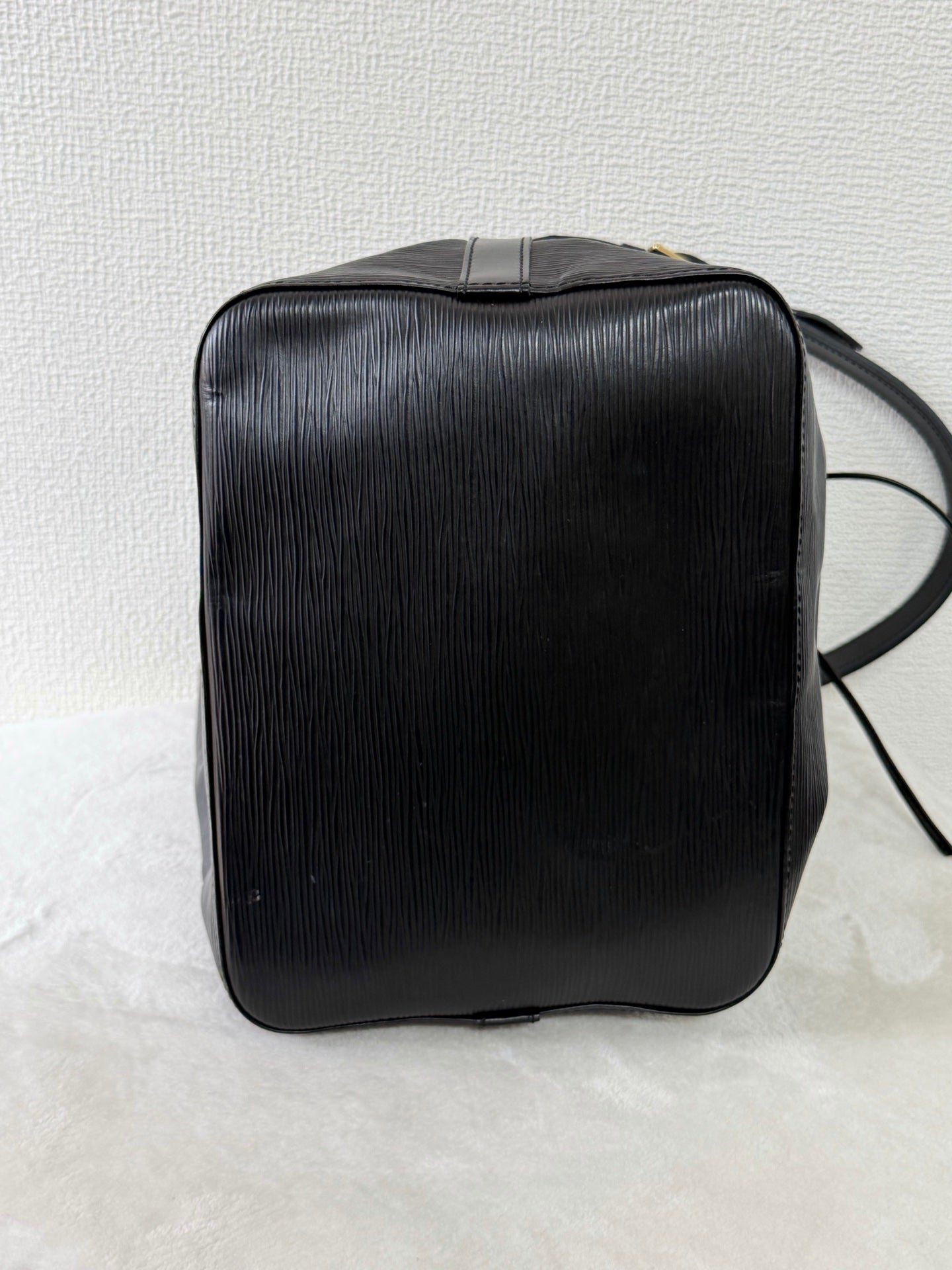 LOUIS VUITTON Epi Noé Bucket Shoulderbag