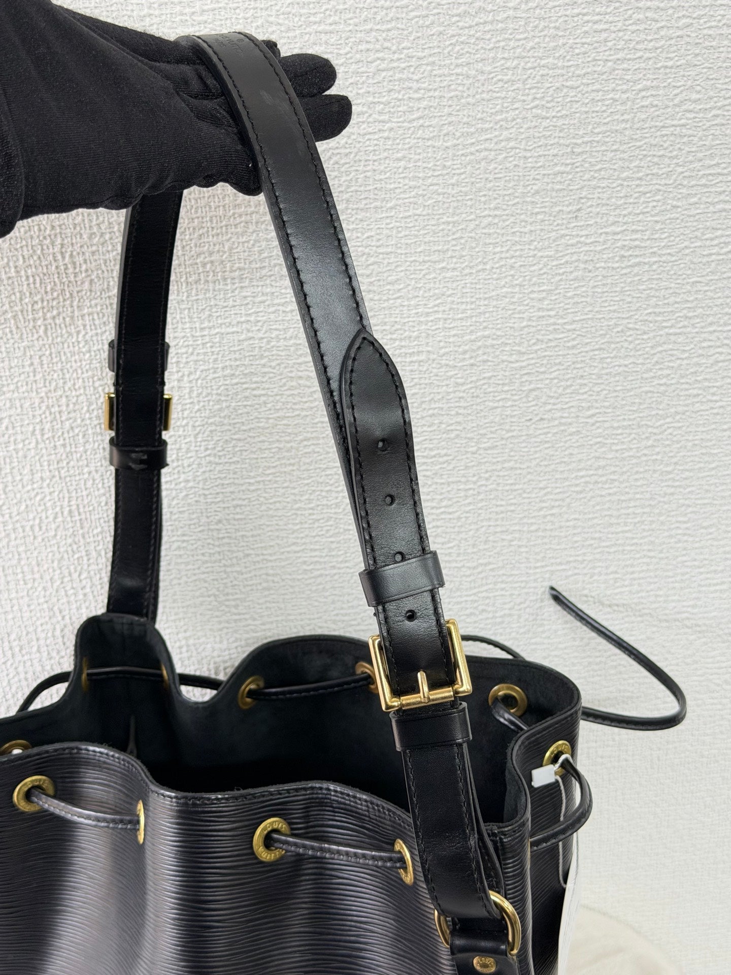 LOUIS VUITTON Epi Noé Bucket Shoulderbag