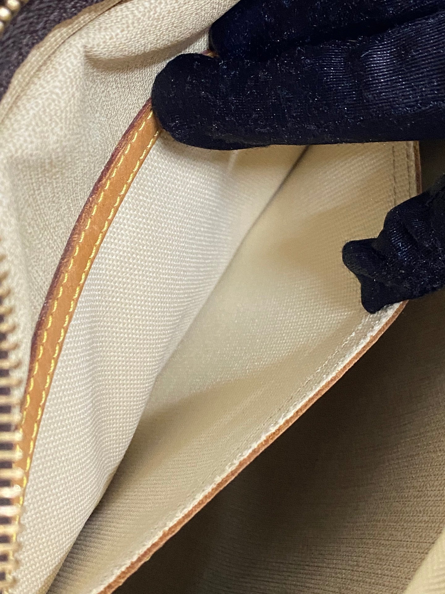 LOUIS VUITTON Reporter PM Crossbody Bag