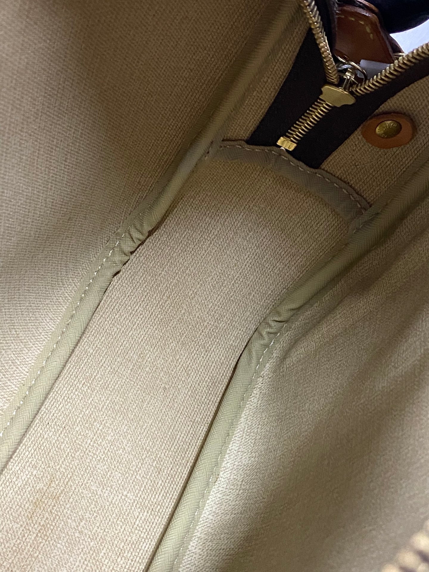 LOUIS VUITTON Reporter PM Crossbody Bag
