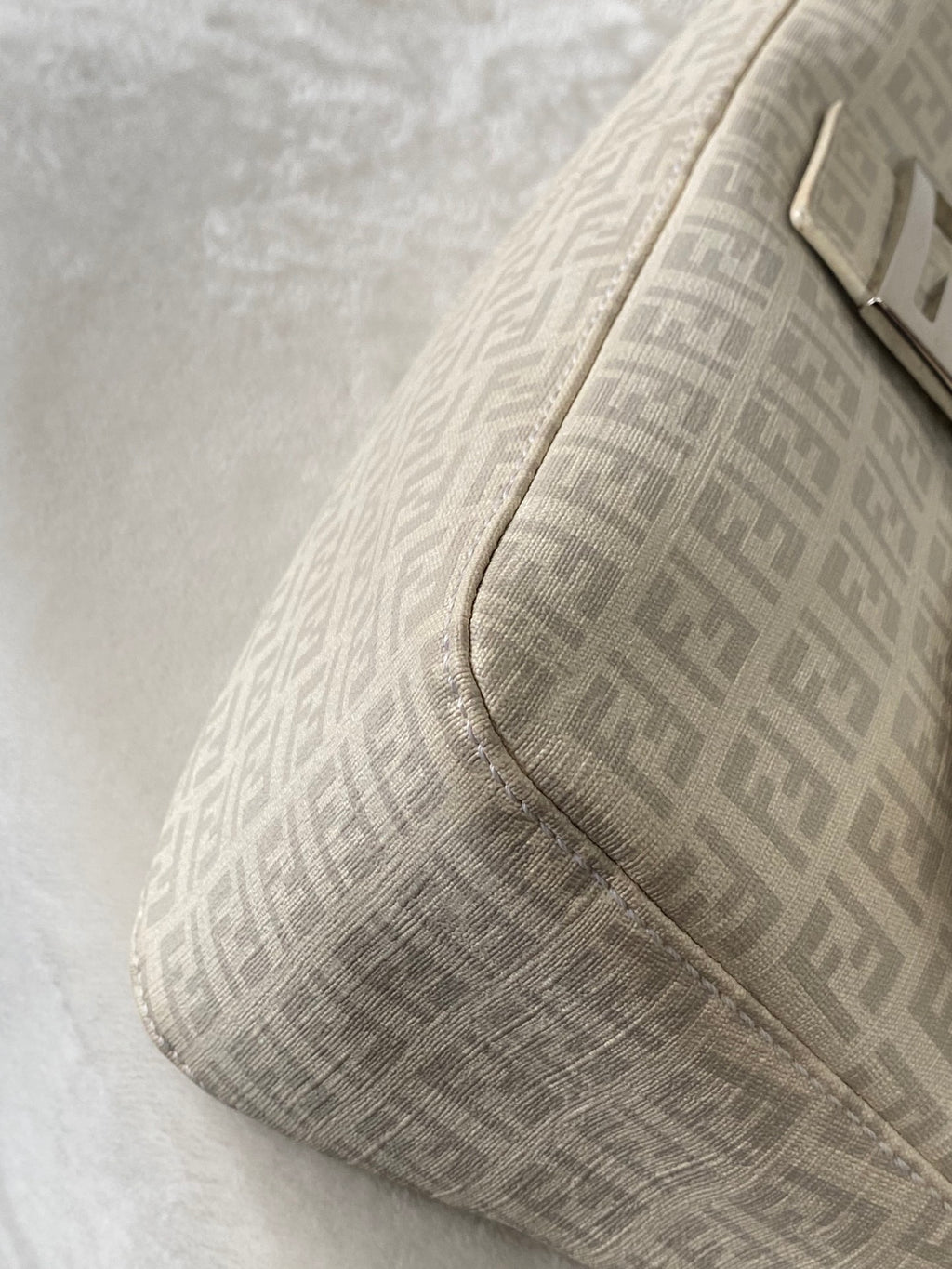 FENDI Zucchino White Chain Bag