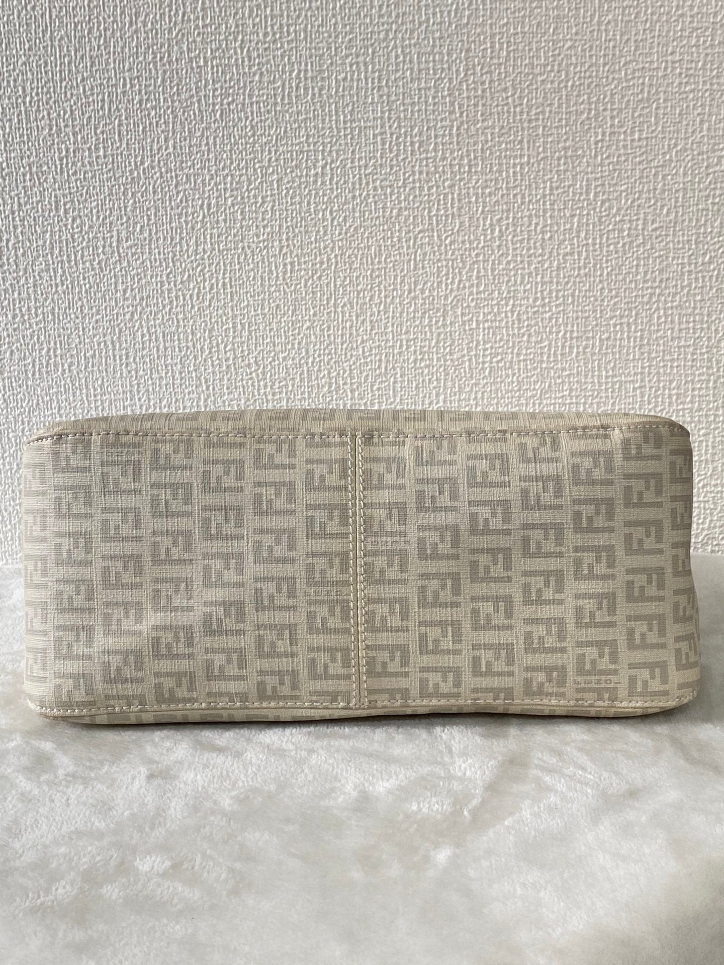 FENDI Zucchino White Chain Bag