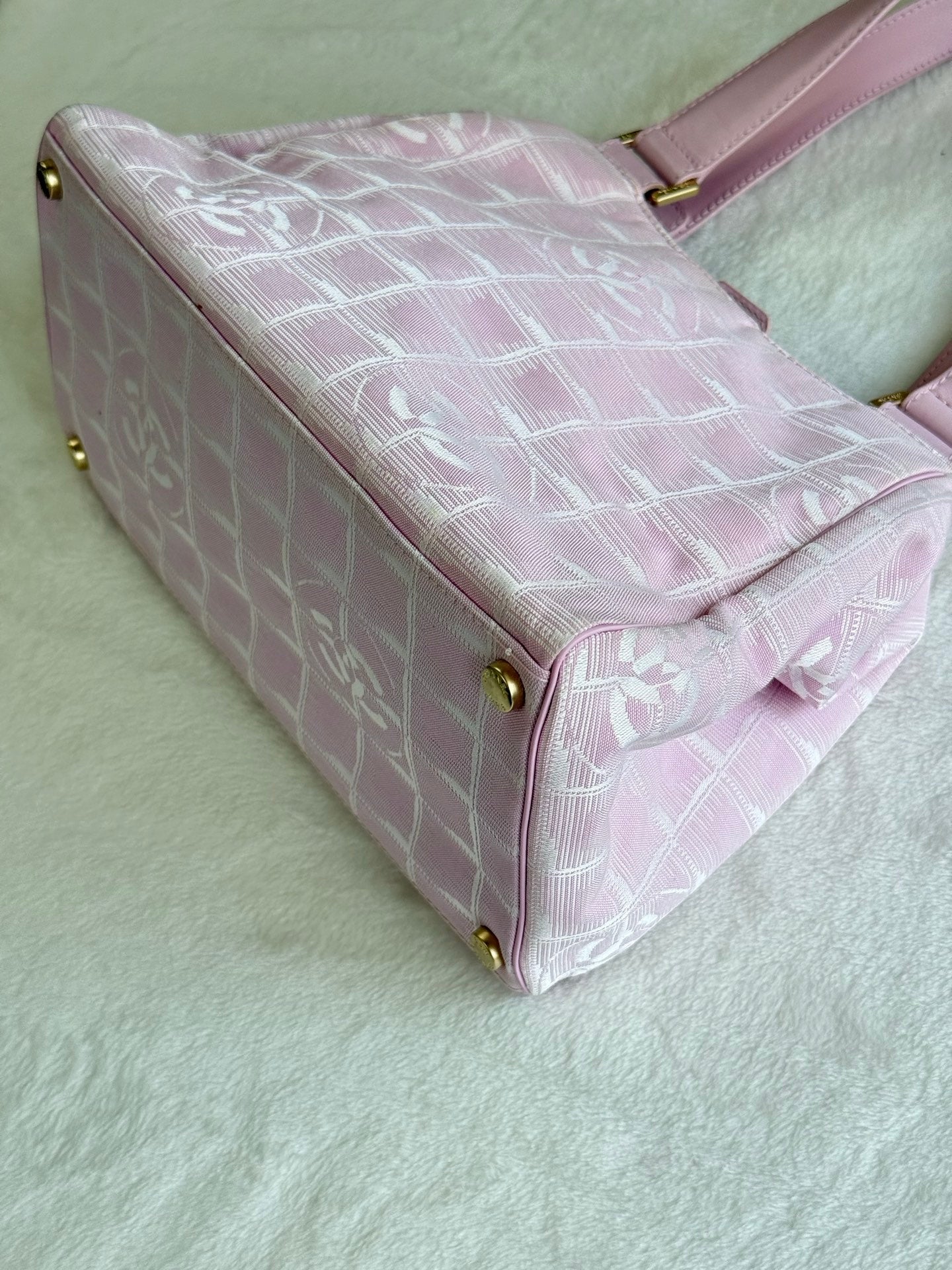 CHANEL Ice Cube Pink Handbag