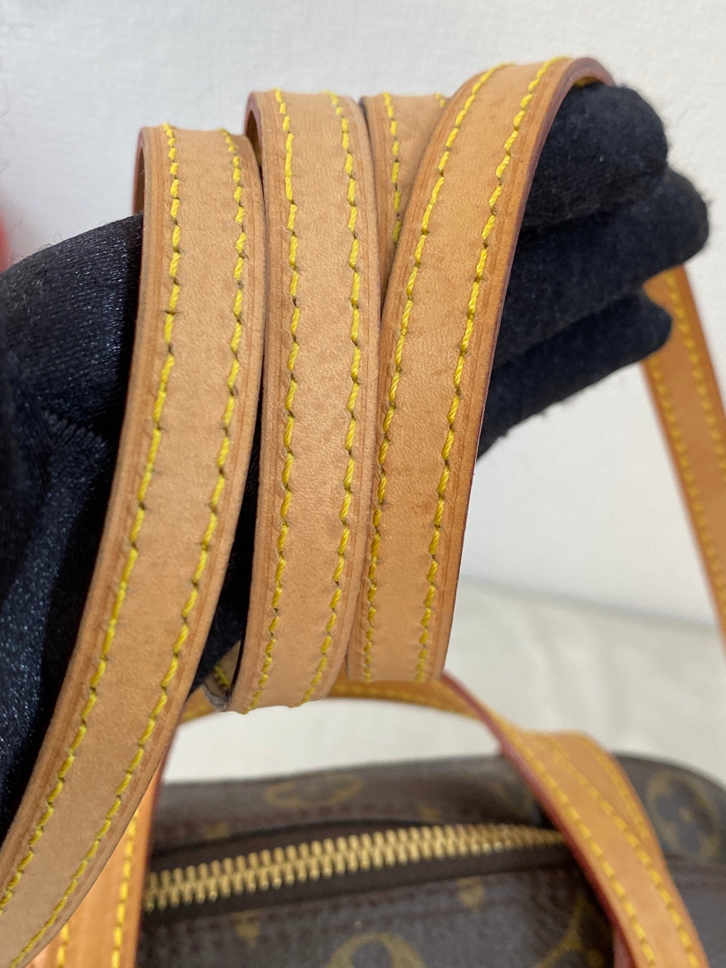 LOUIS VUITTON Monogram Shoulderbag