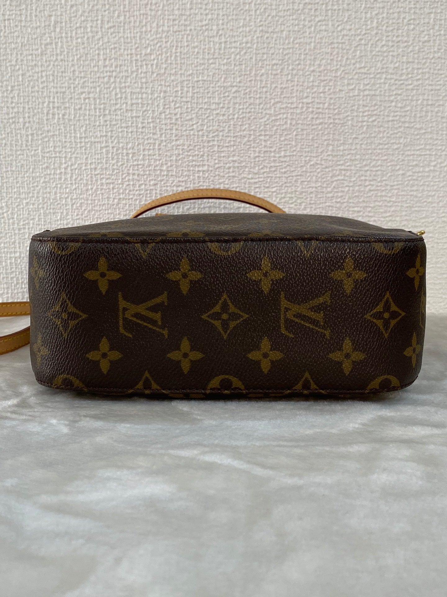 LOUIS VUITTON Monogram Shoulderbag