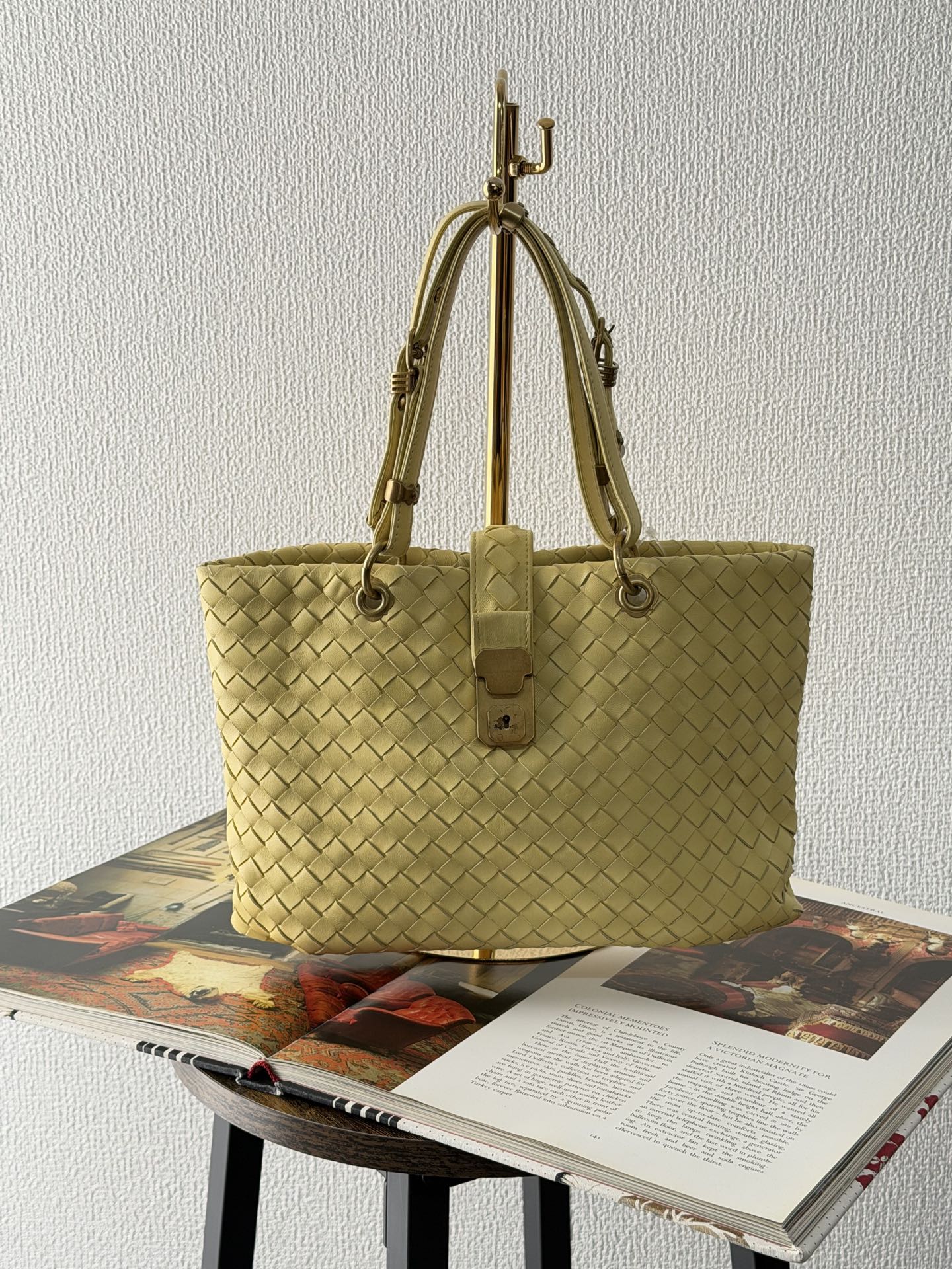 BOTTEGA VENETA Intrecciato Andiamo Genuine Handbag