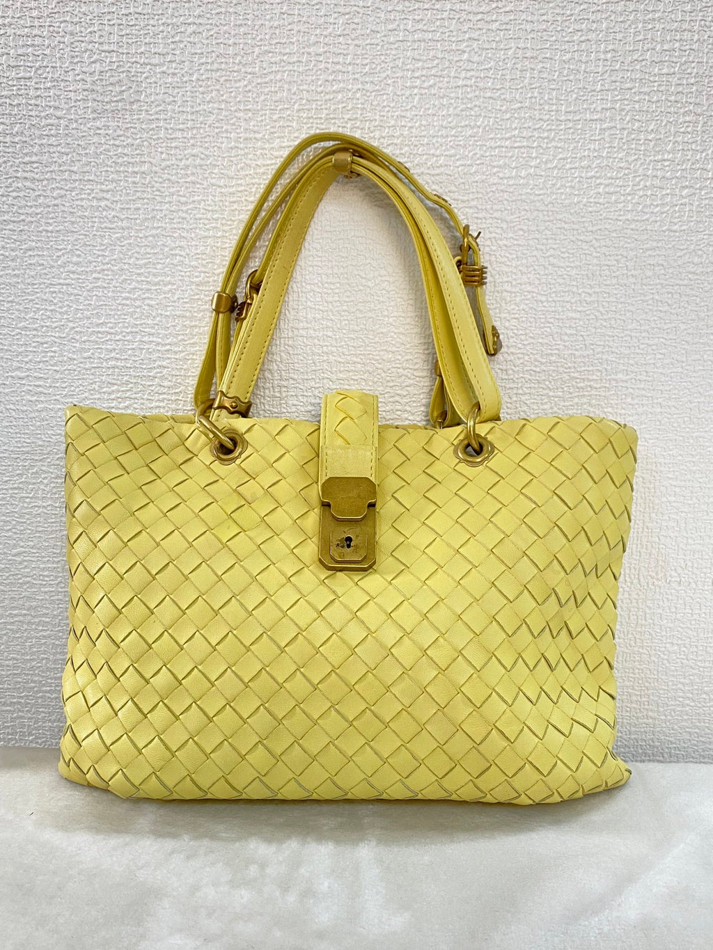 BOTTEGA VENETA Intrecciato Andiamo Genuine Handbag
