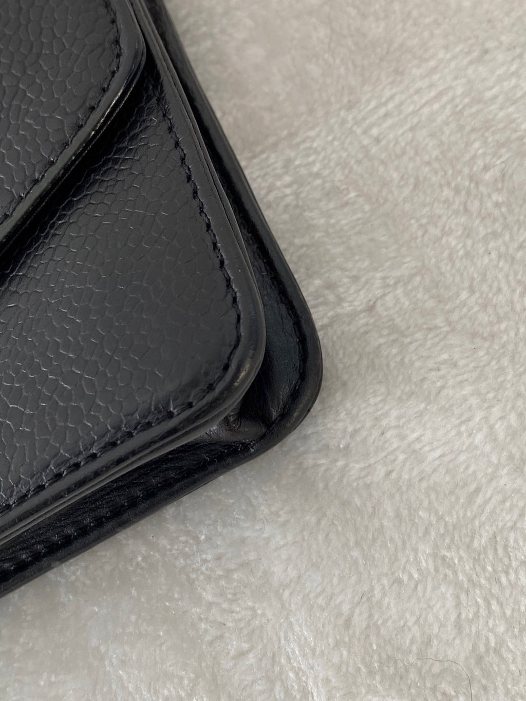 CHANEL Cavier Logo Chainbag