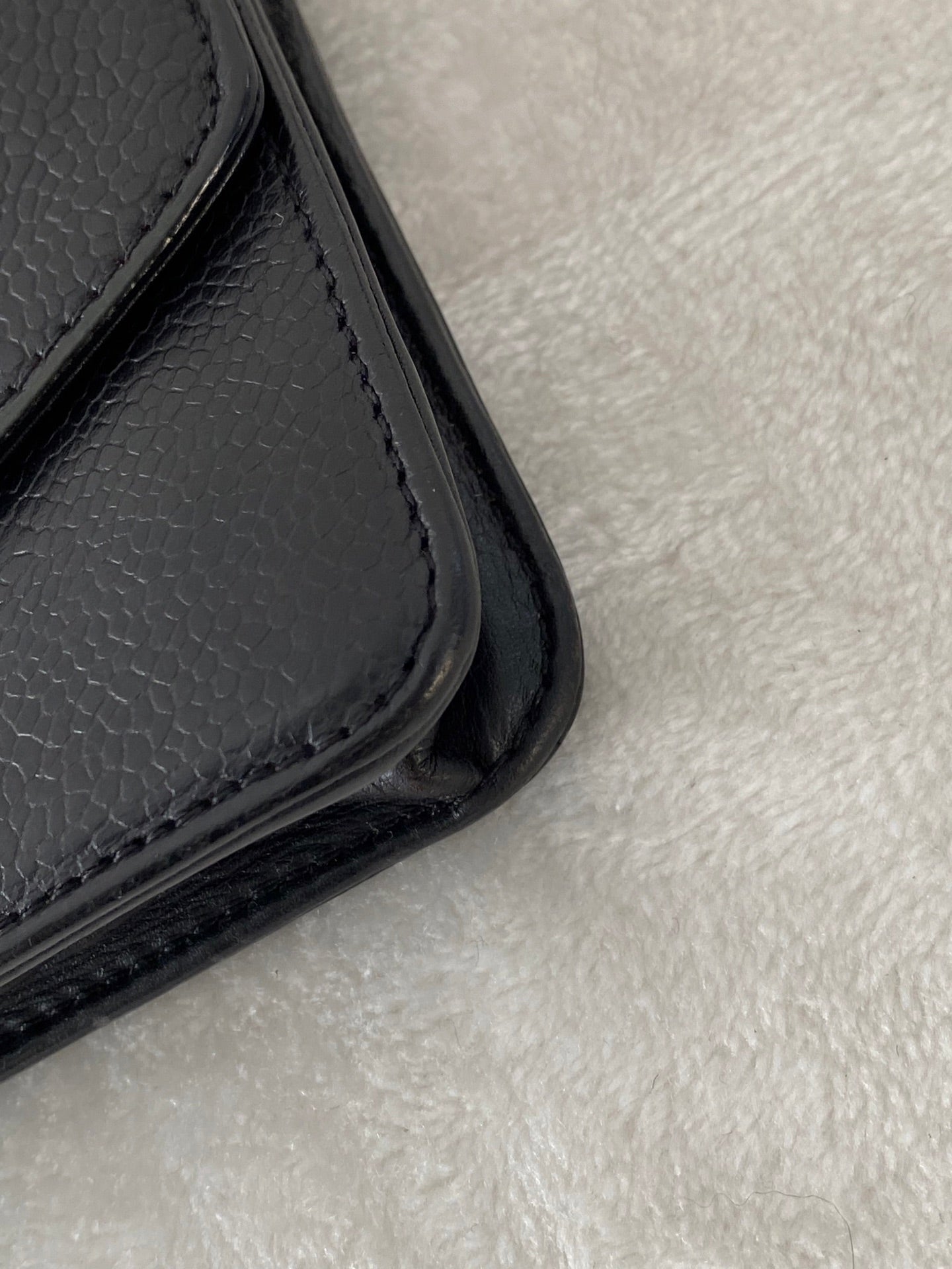 CHANEL Cavier Logo Chainbag