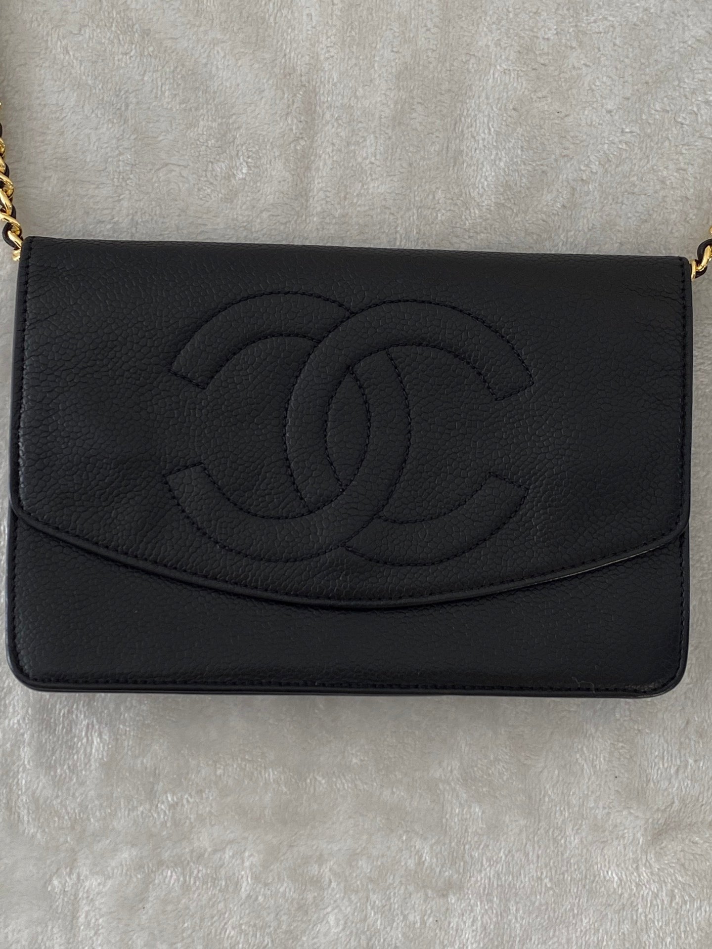 CHANEL Cavier Logo Chainbag