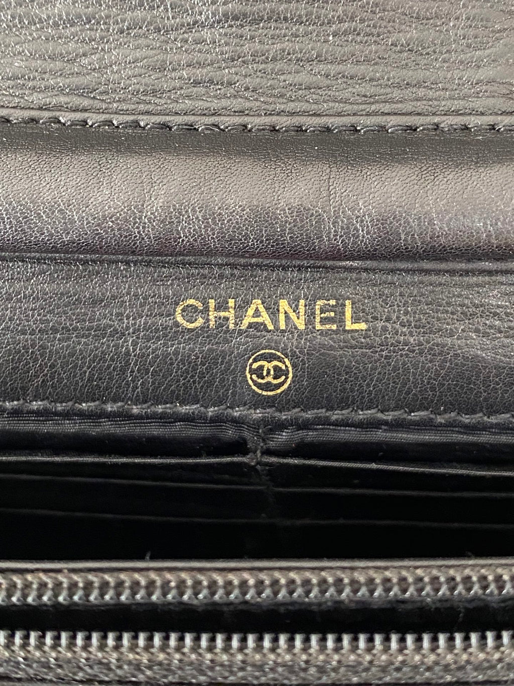 CHANEL Cavier Logo Chainbag