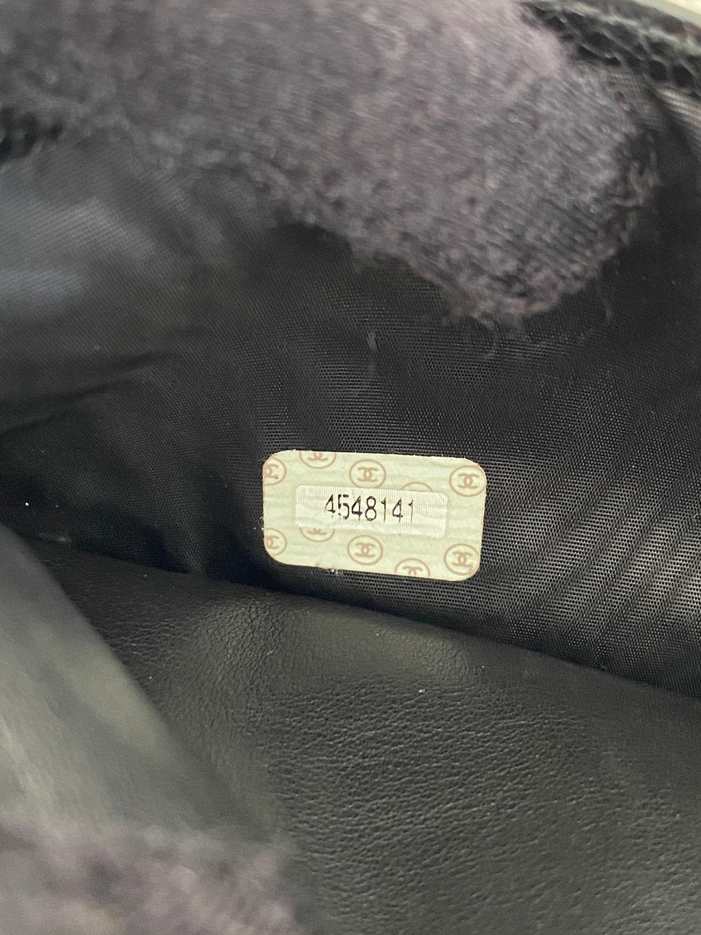 CHANEL Cavier Logo Chainbag
