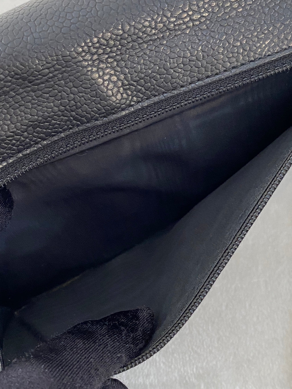 CHANEL Cavier Logo Chainbag