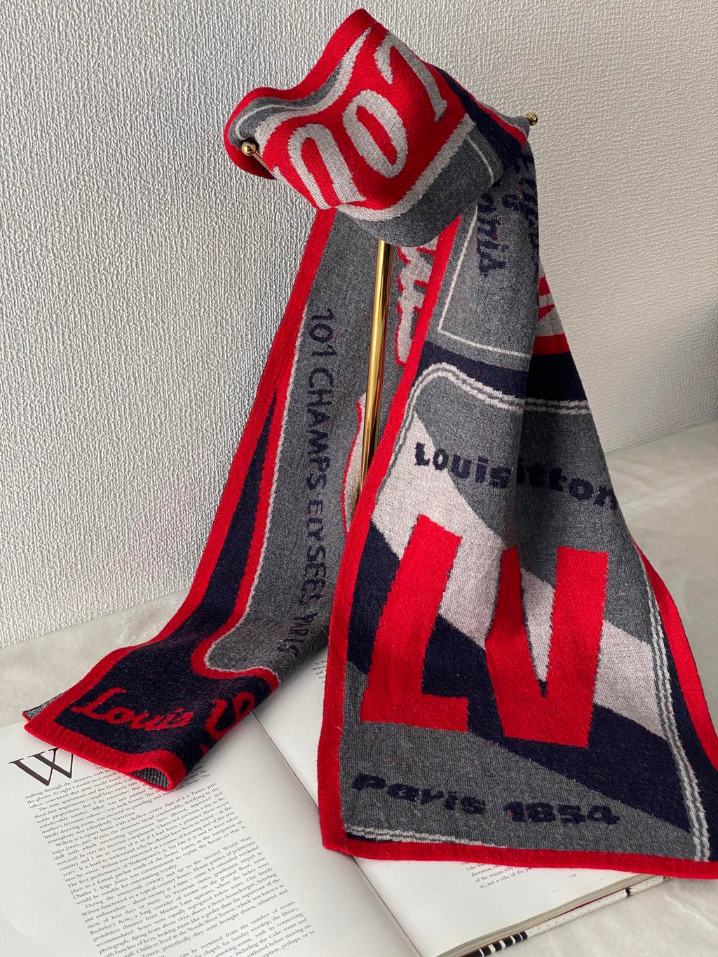 LOUIS VUITTON Wool Design Scarf