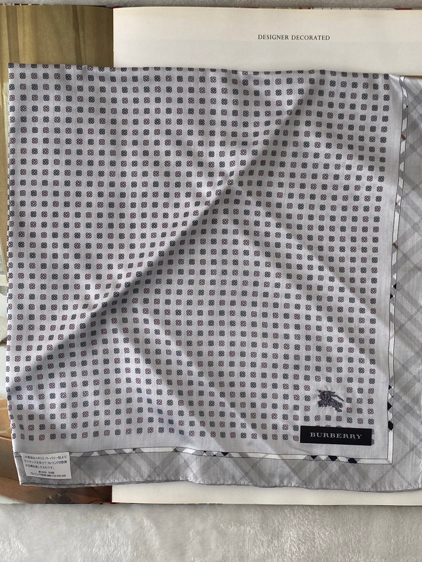 BURBERRY Handkerchief Set