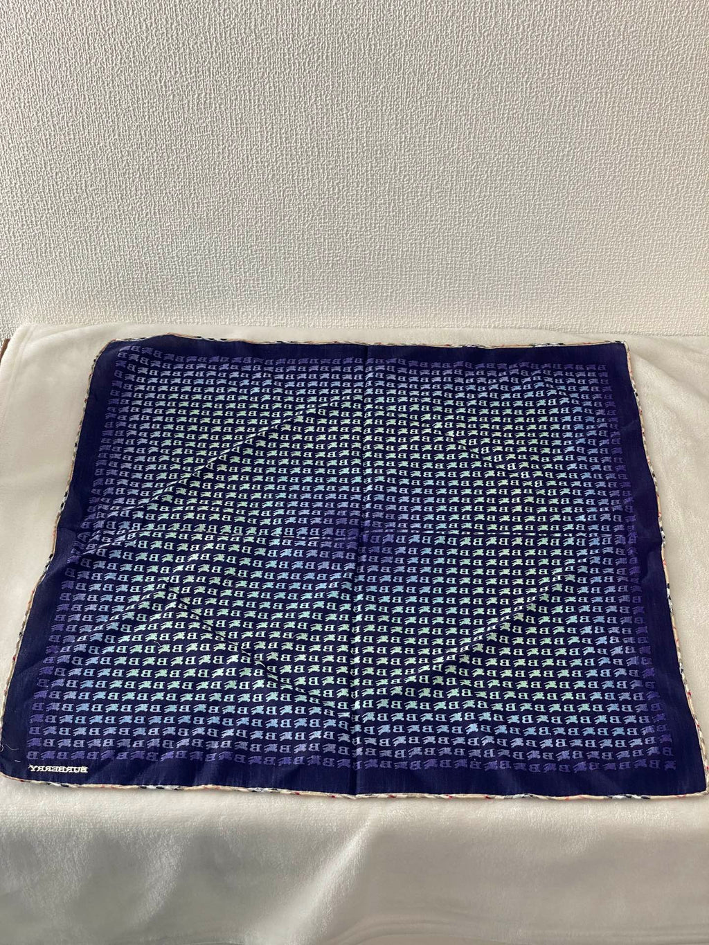 BURBERRY Handkerchief Set