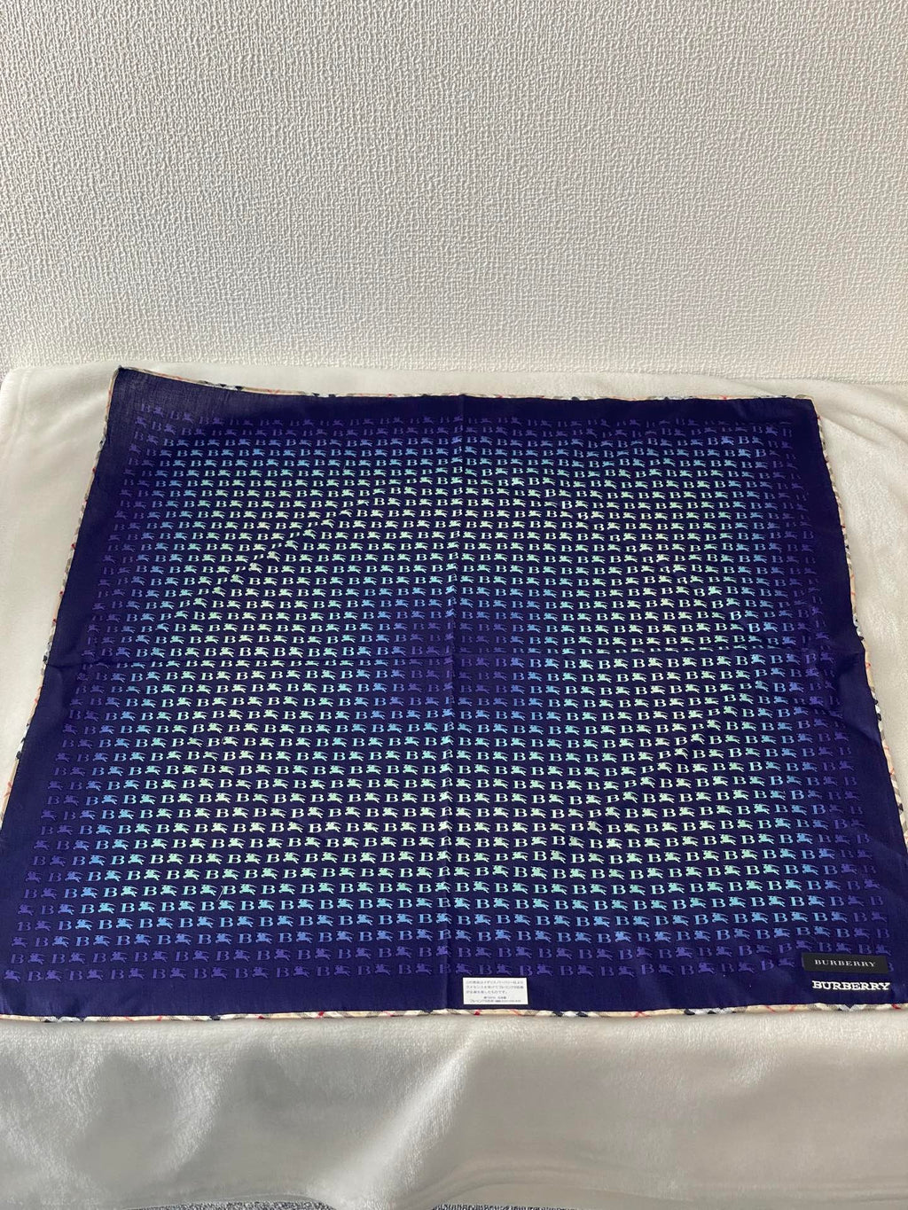 BURBERRY Handkerchief Set