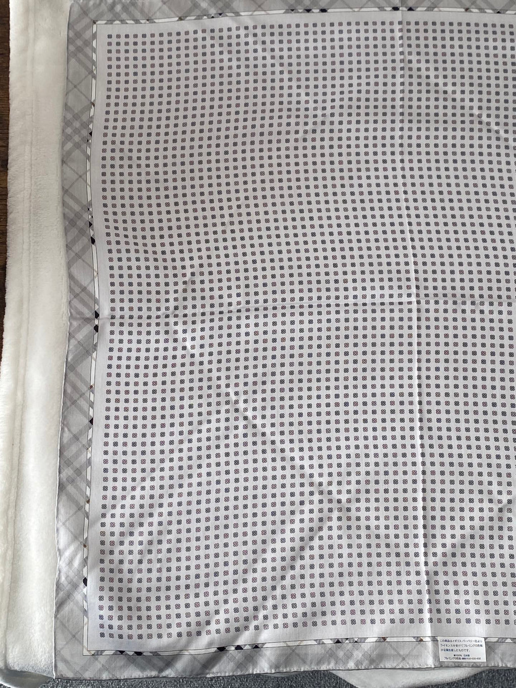 BURBERRY Handkerchief Set