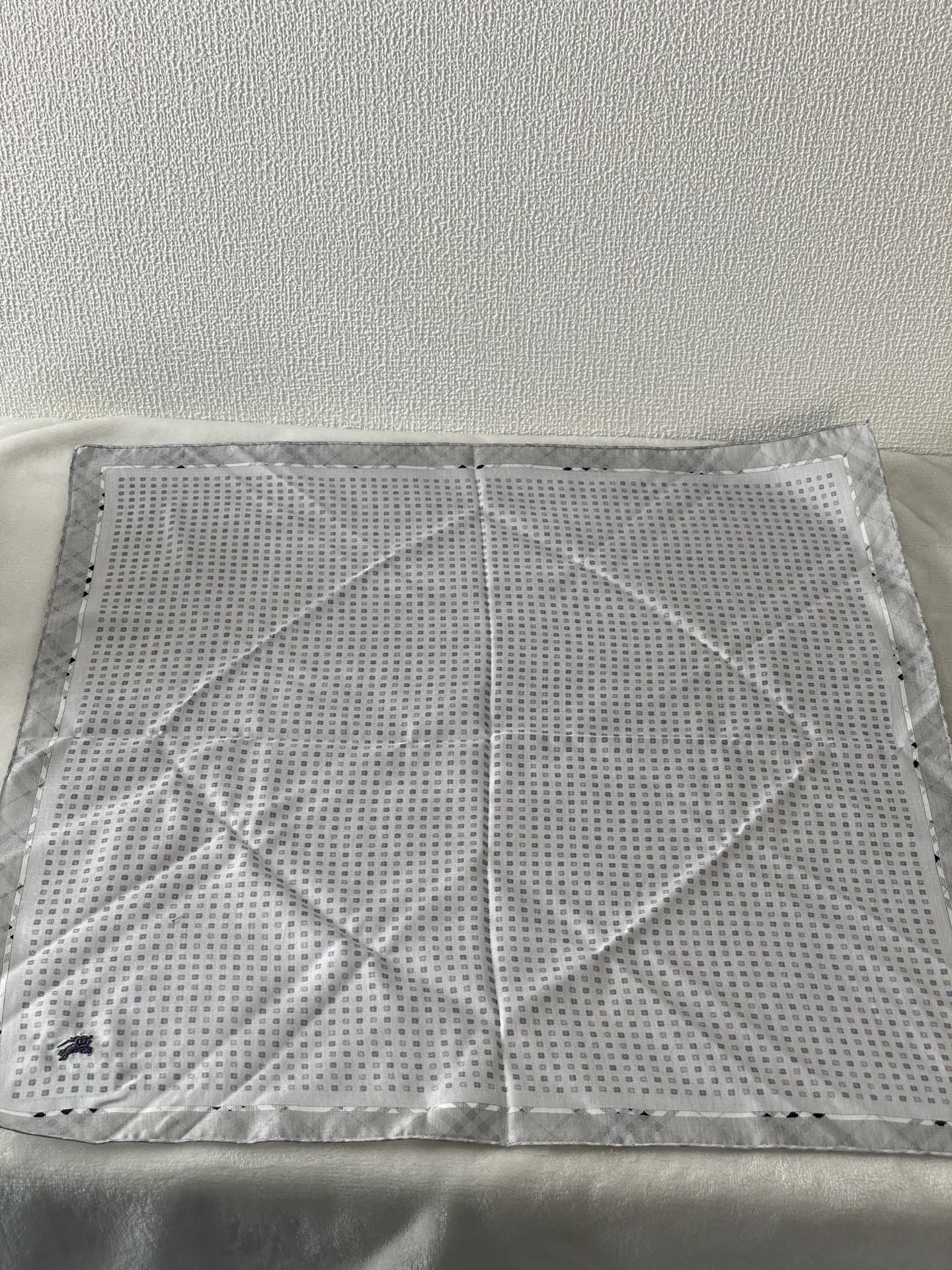 BURBERRY Handkerchief Set