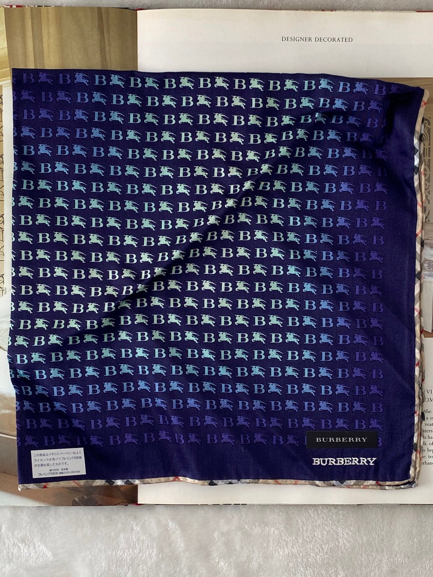 BURBERRY Handkerchief Set