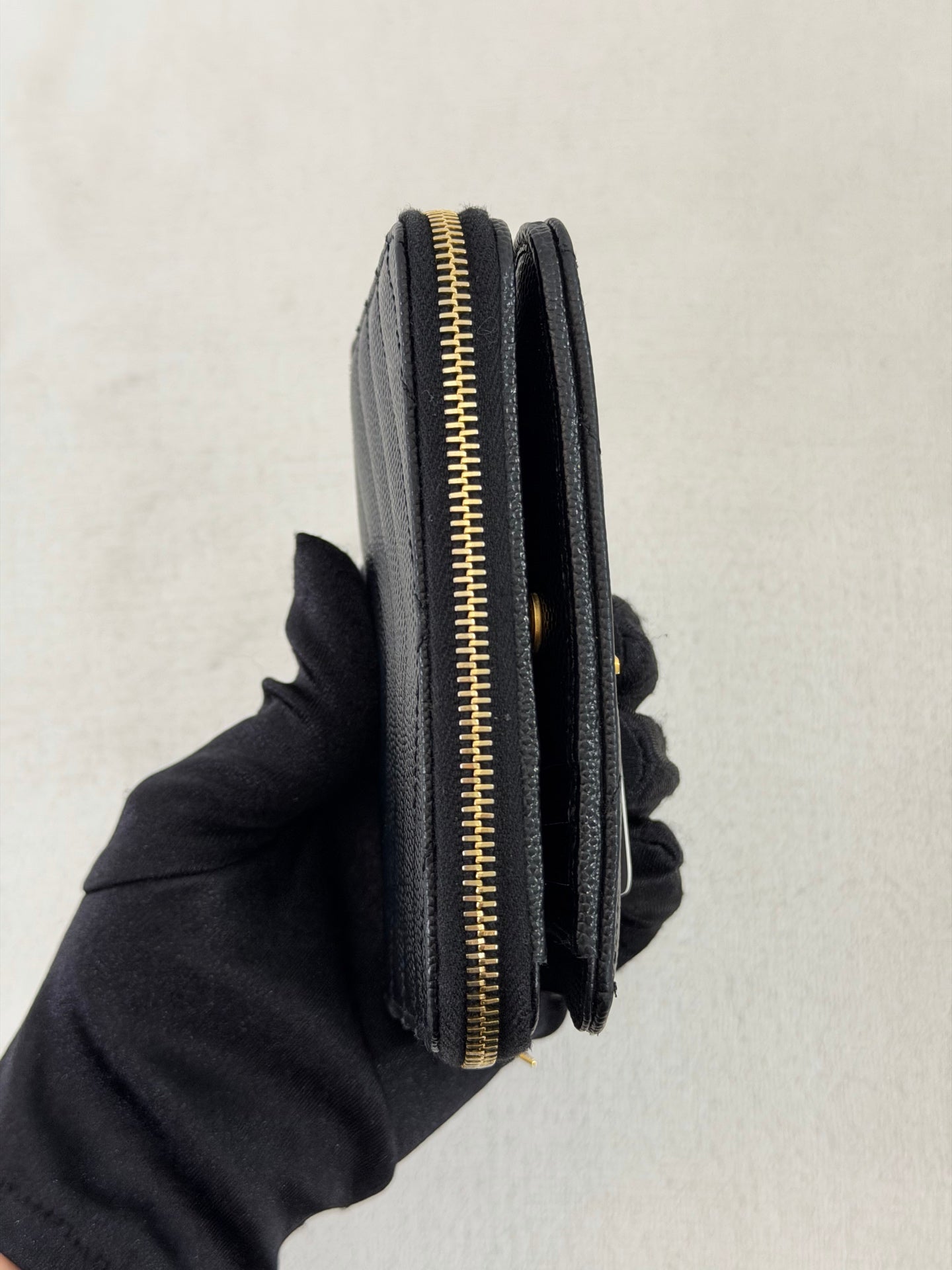 Yves Saint Laurent YSL Logo Cavier Bifold Wallet