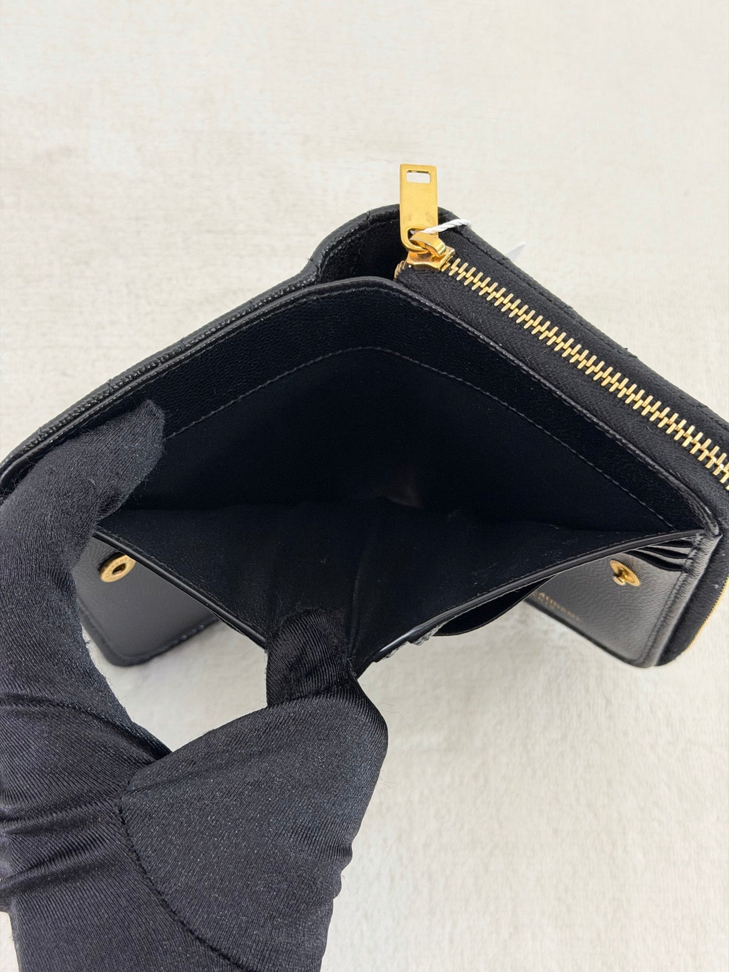 Yves Saint Laurent YSL Logo Cavier Bifold Wallet