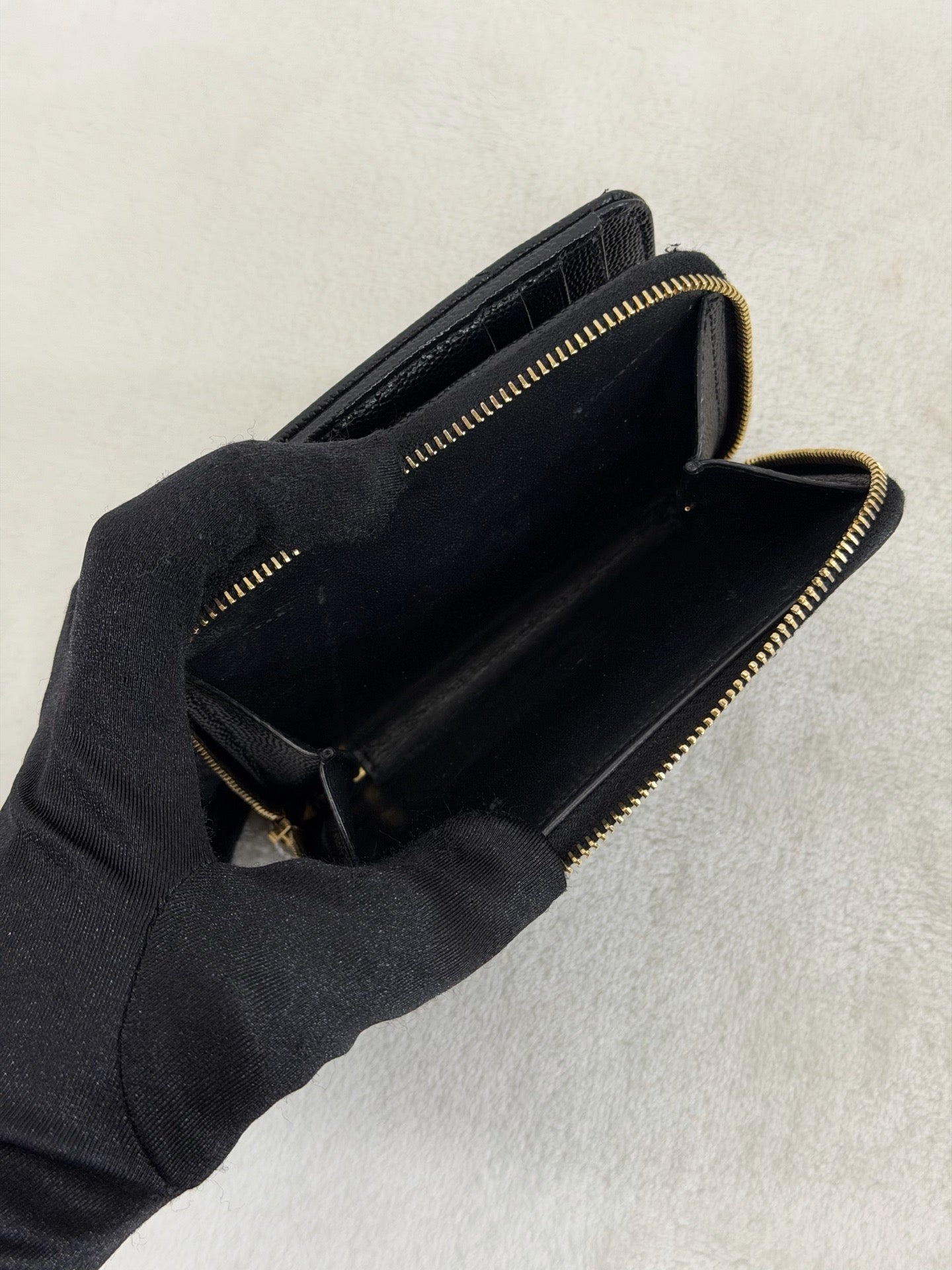 Yves Saint Laurent YSL Logo Cavier Bifold Wallet