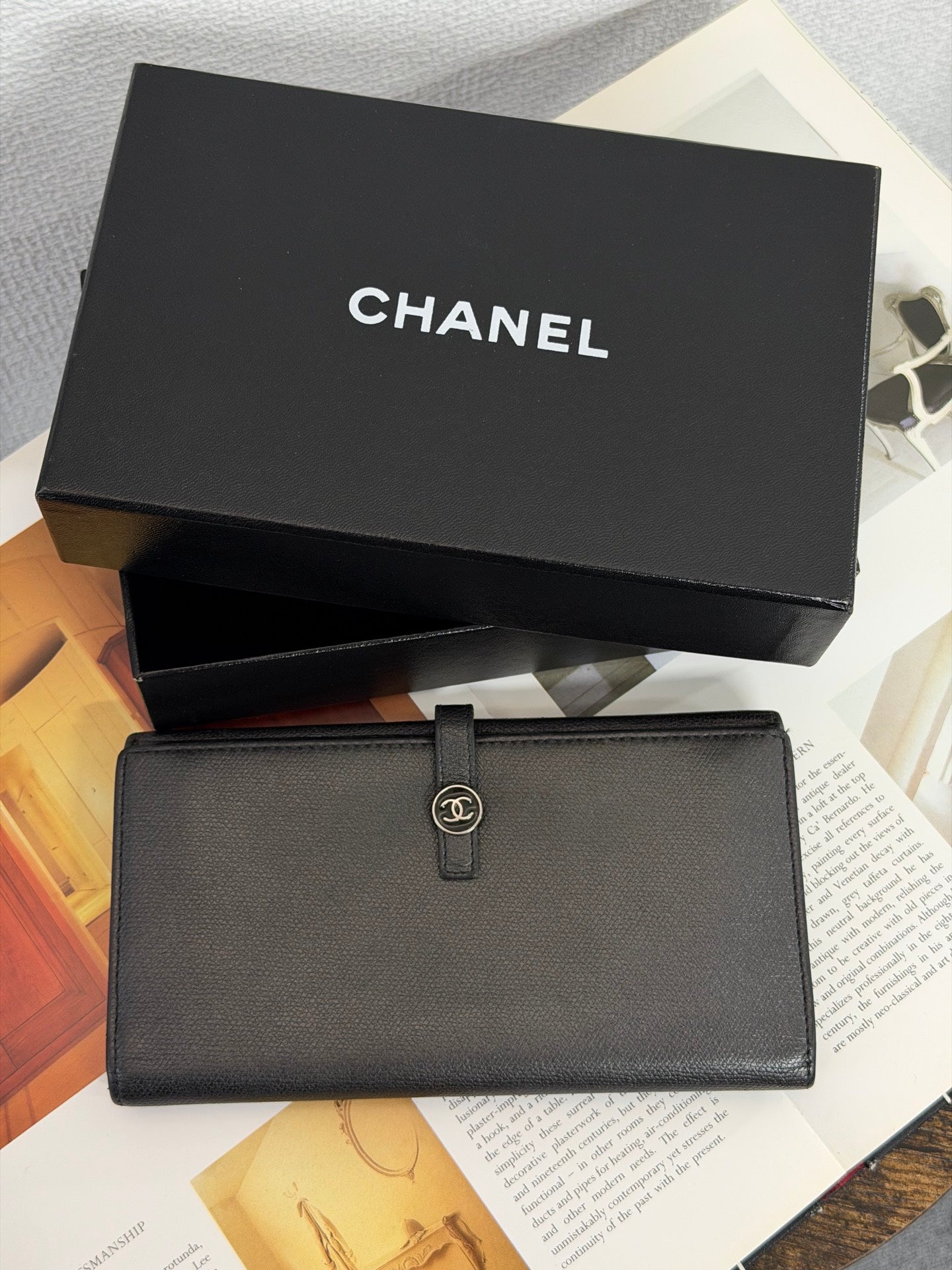 CHANEL Logo Genuine Bifold  Wallet