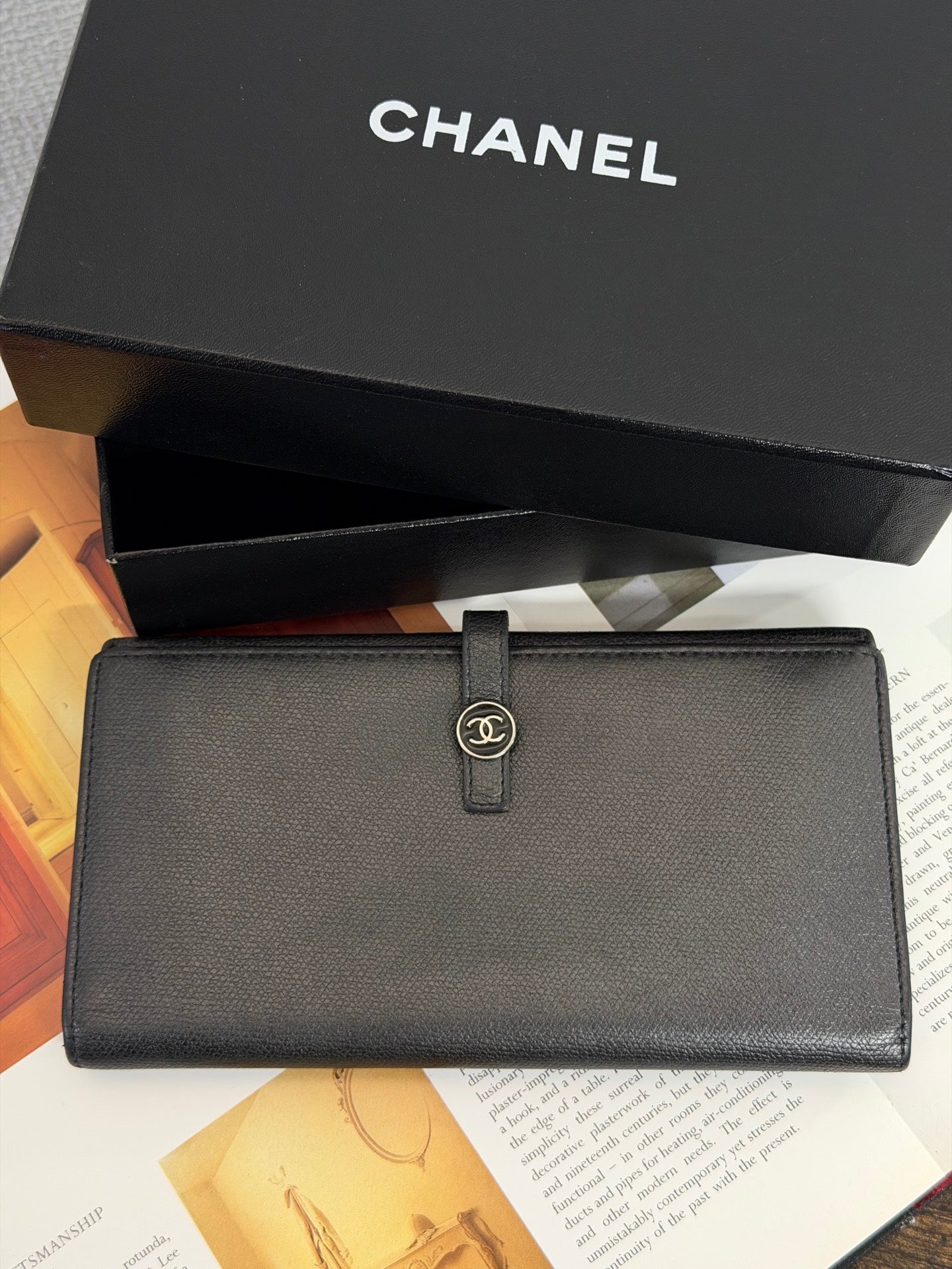 CHANEL Logo Genuine Bifold  Wallet