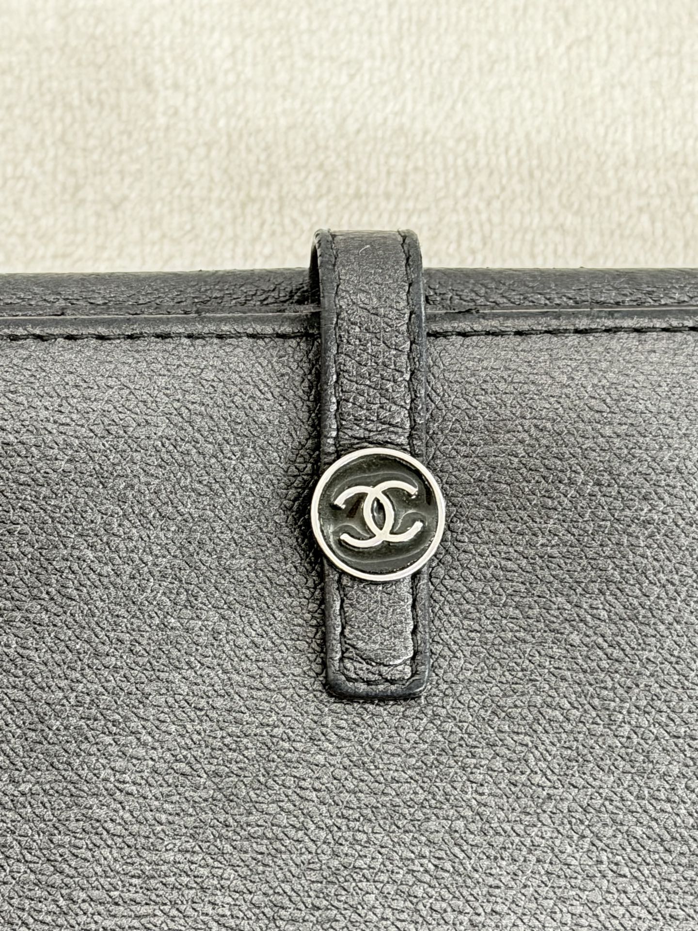 CHANEL Logo Genuine Bifold  Wallet
