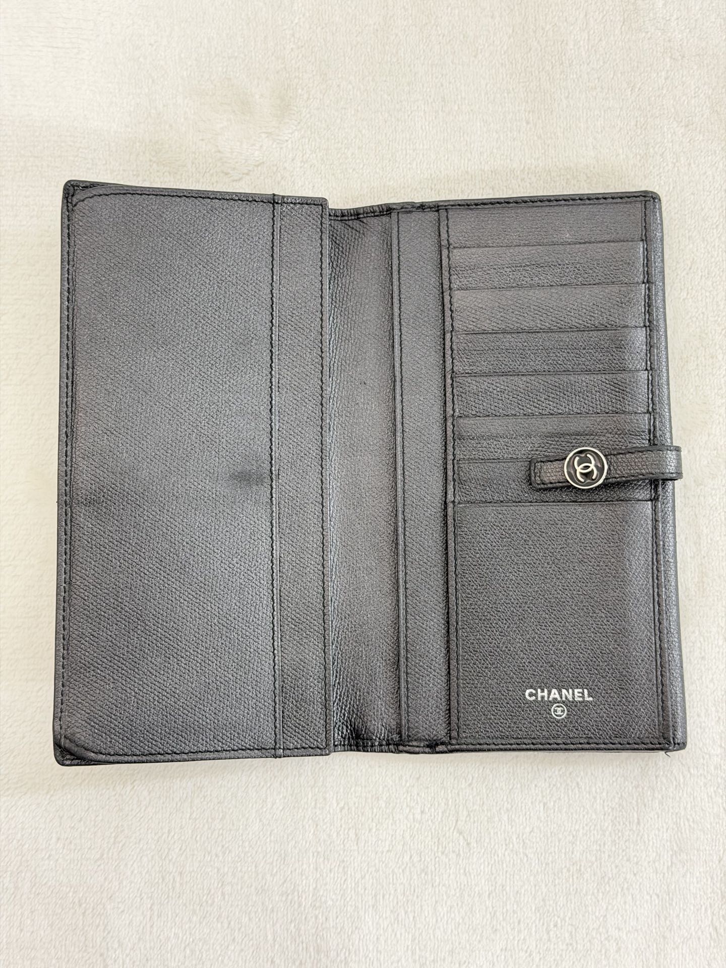 CHANEL Logo Genuine Bifold  Wallet