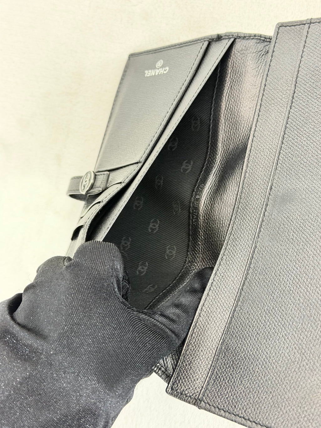 CHANEL Logo Genuine Bifold  Wallet