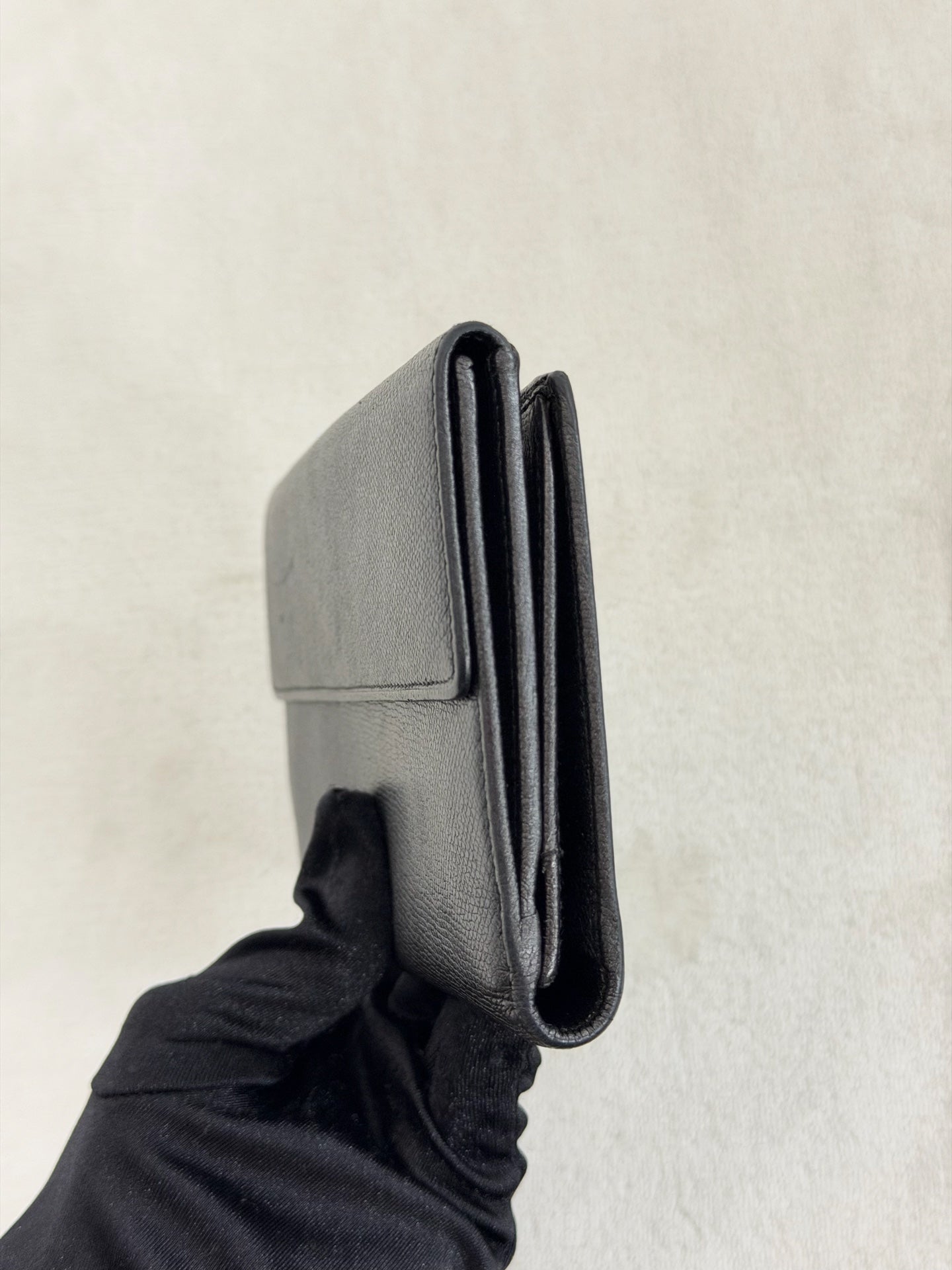 CHANEL Logo Genuine Bifold  Wallet