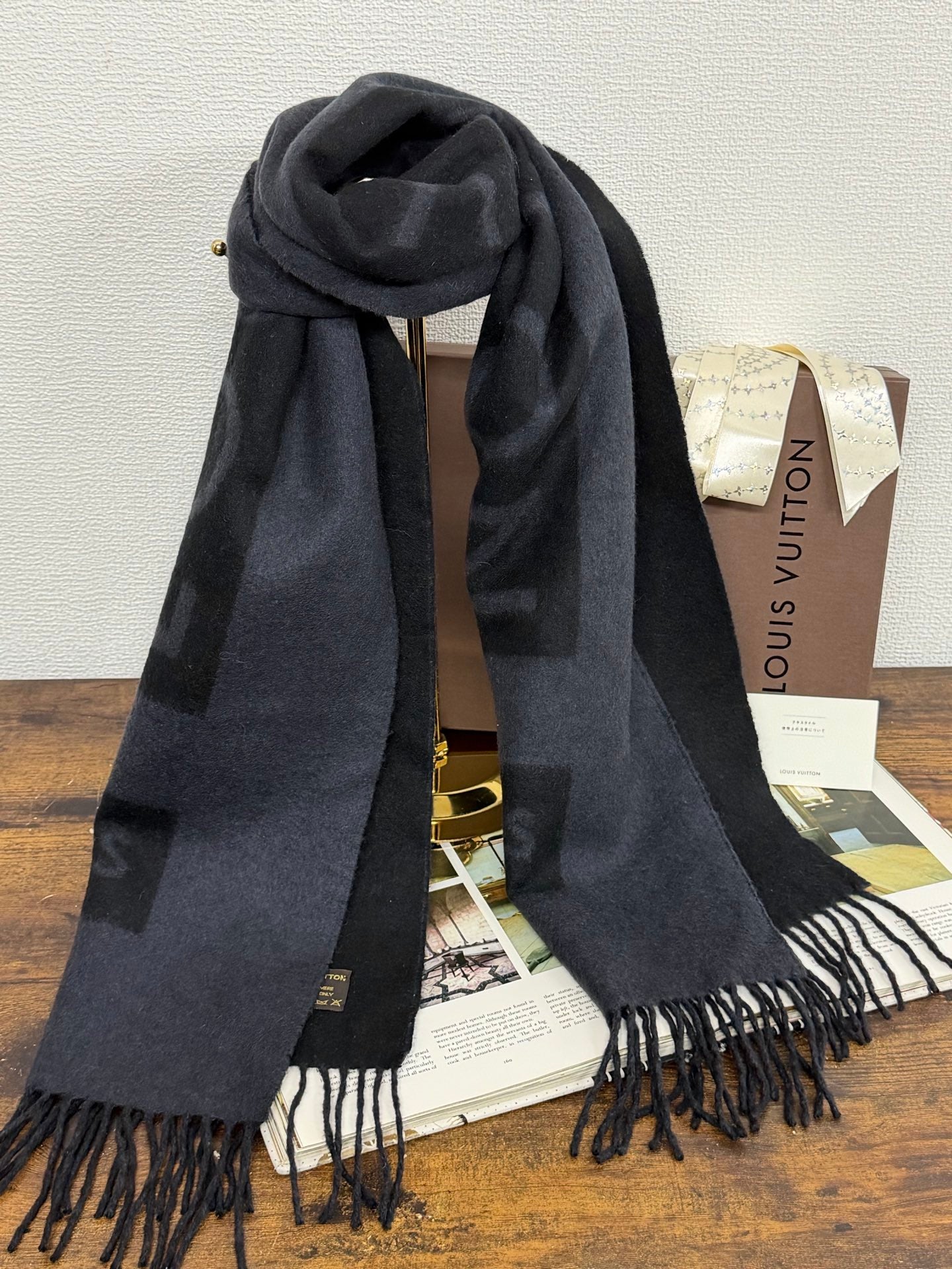 LOUIS VUITTON Cashmere Scarf