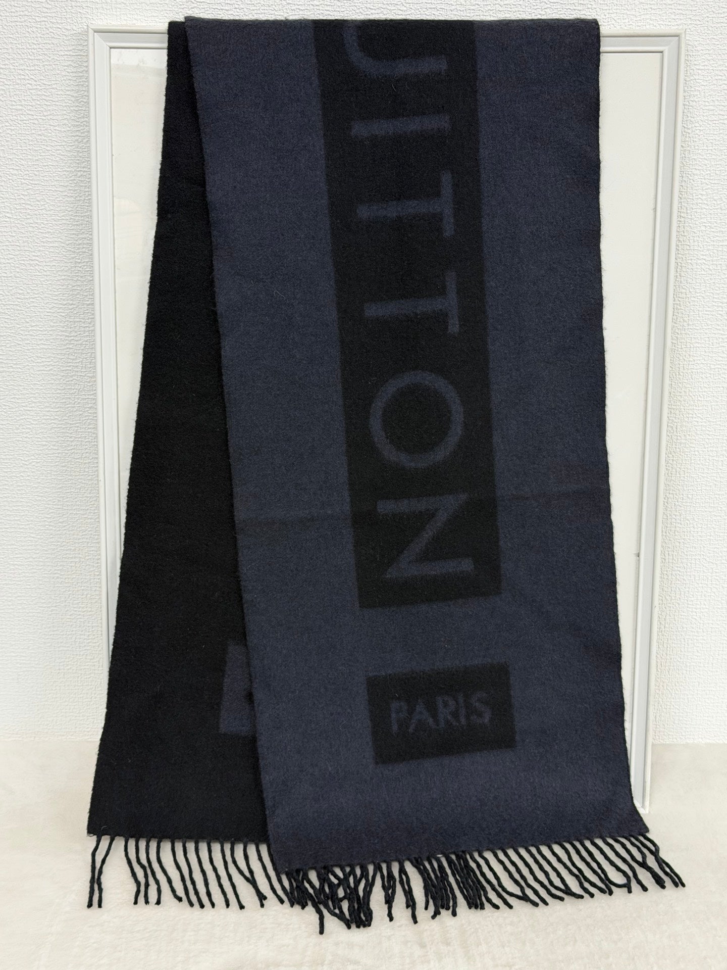 LOUIS VUITTON Cashmere Scarf