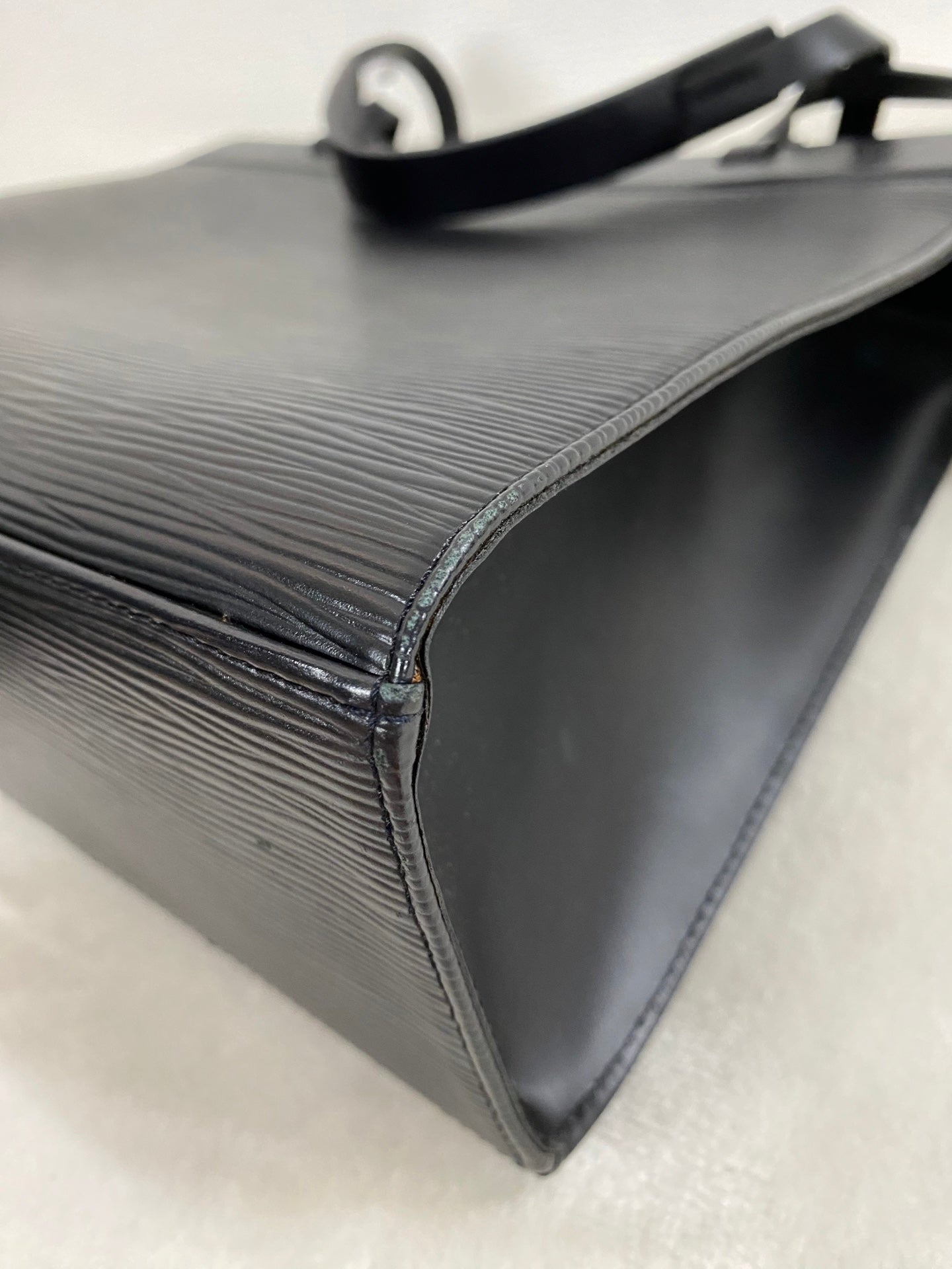 Louis Vuitton Black Genuine Leather Epi Croisette PM Shoulder Bag