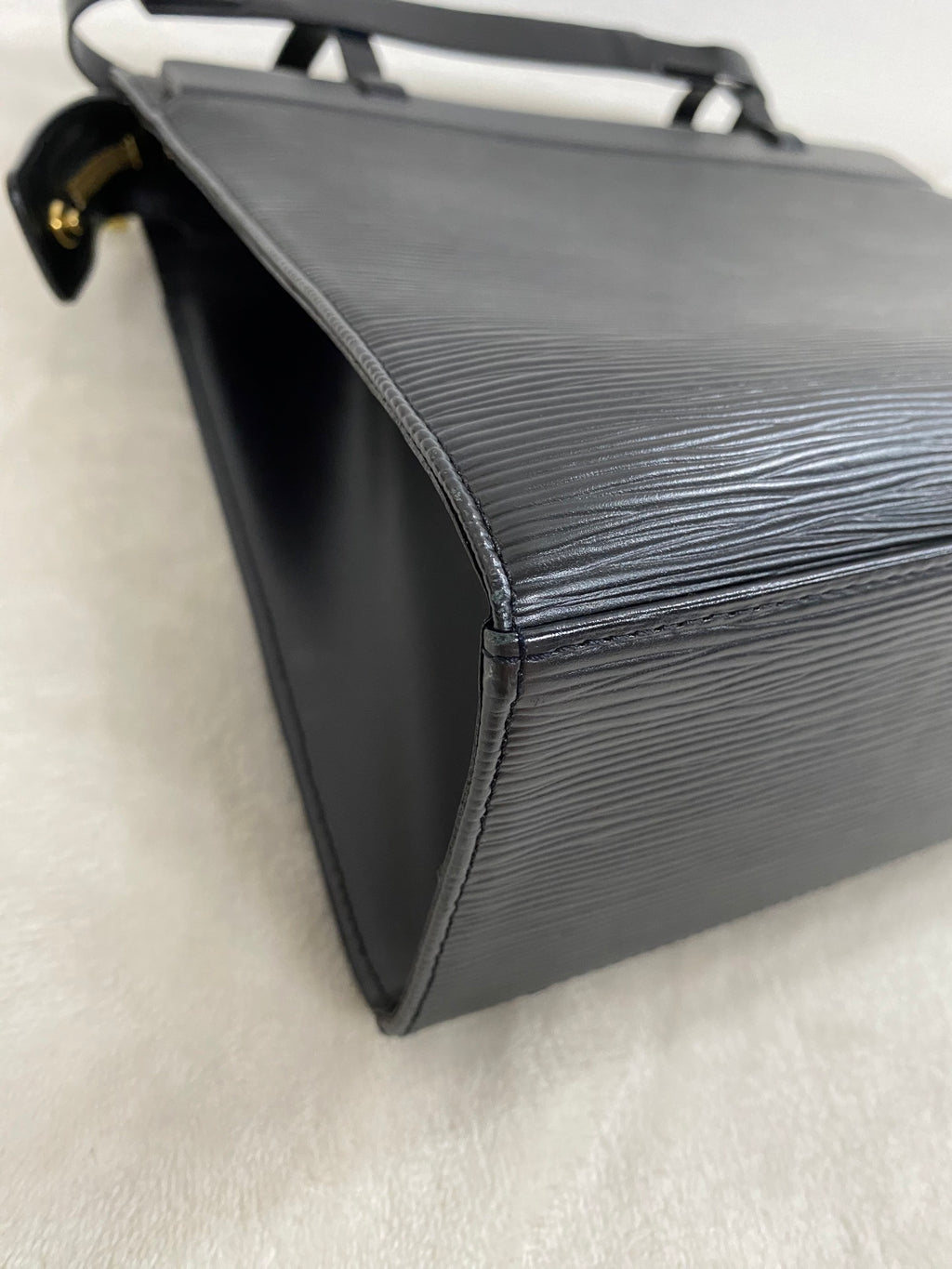 Louis Vuitton Black Genuine Leather Epi Croisette PM Shoulder Bag